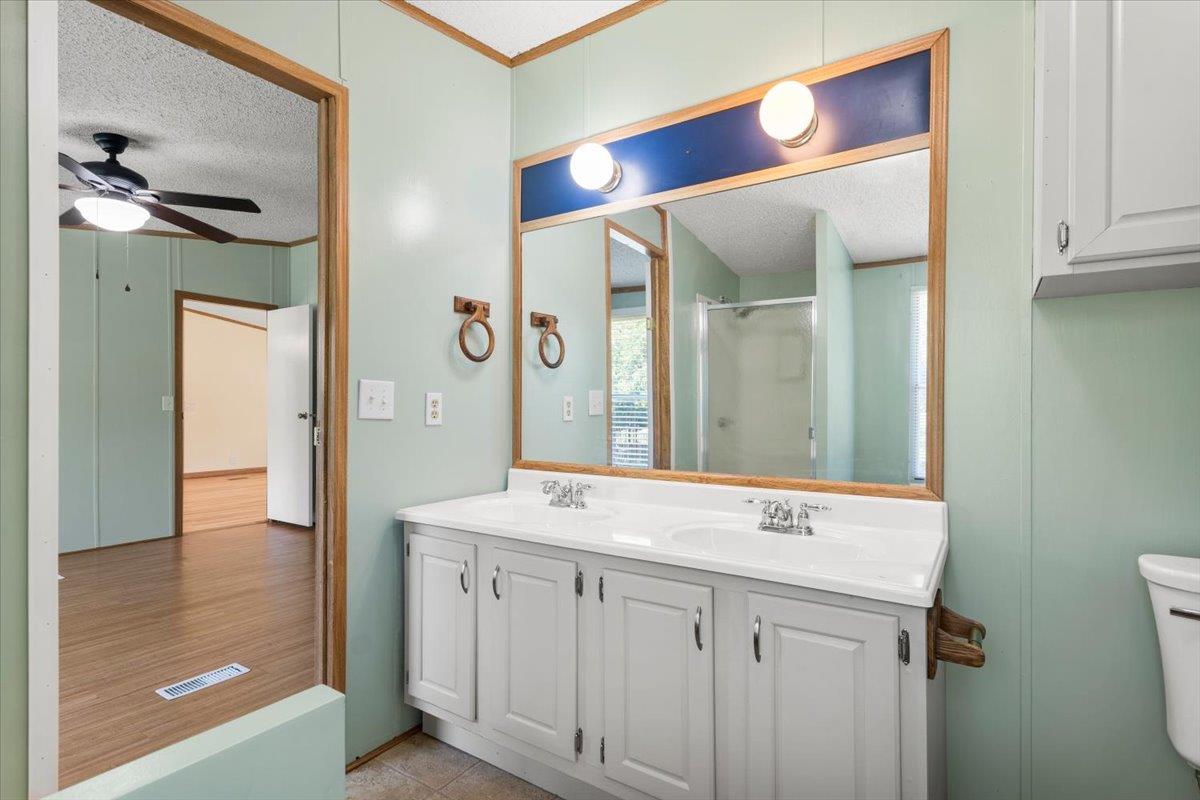 208 Purser St, Liberty Hill, TX 78642