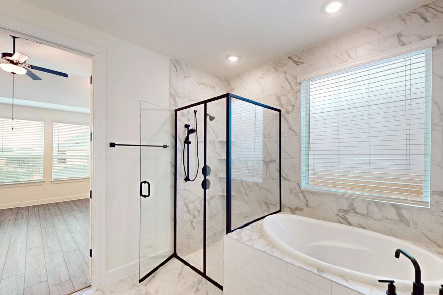 3825 Waxahachie Rd, Leander, TX 78641
