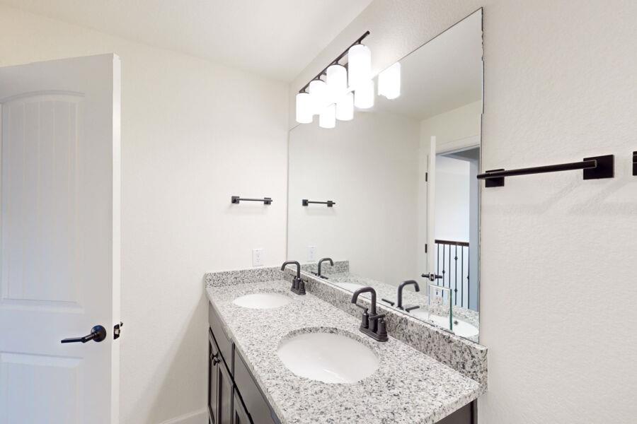 3825 Waxahachie Rd, Leander, TX 78641