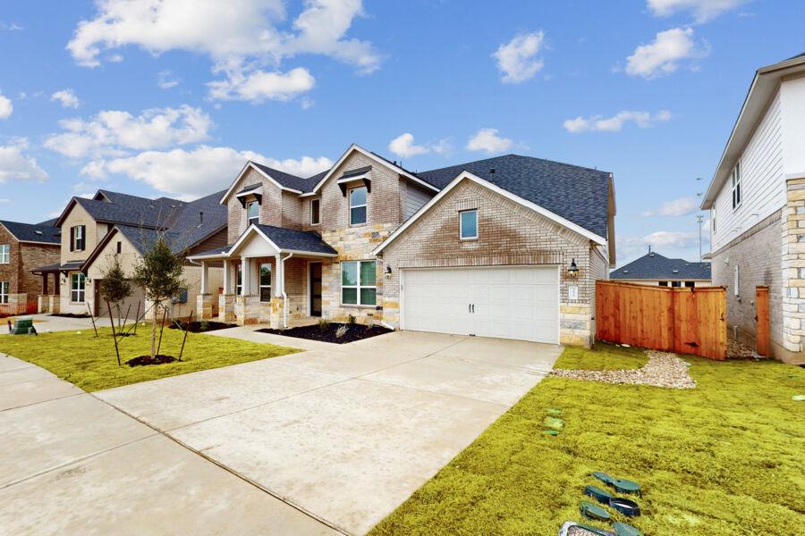 3825 Waxahachie Rd, Leander, TX 78641