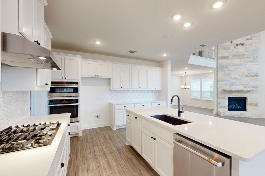 3825 Waxahachie Rd, Leander, TX 78641