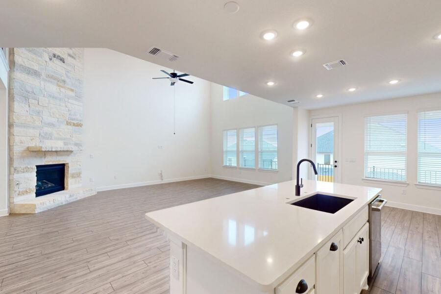 3825 Waxahachie Rd, Leander, TX 78641