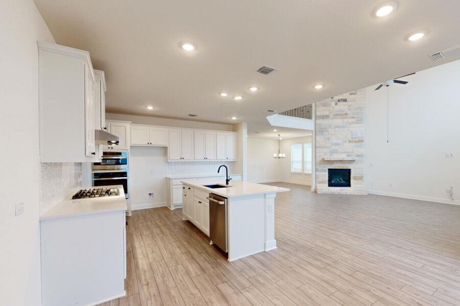3825 Waxahachie Rd, Leander, TX 78641