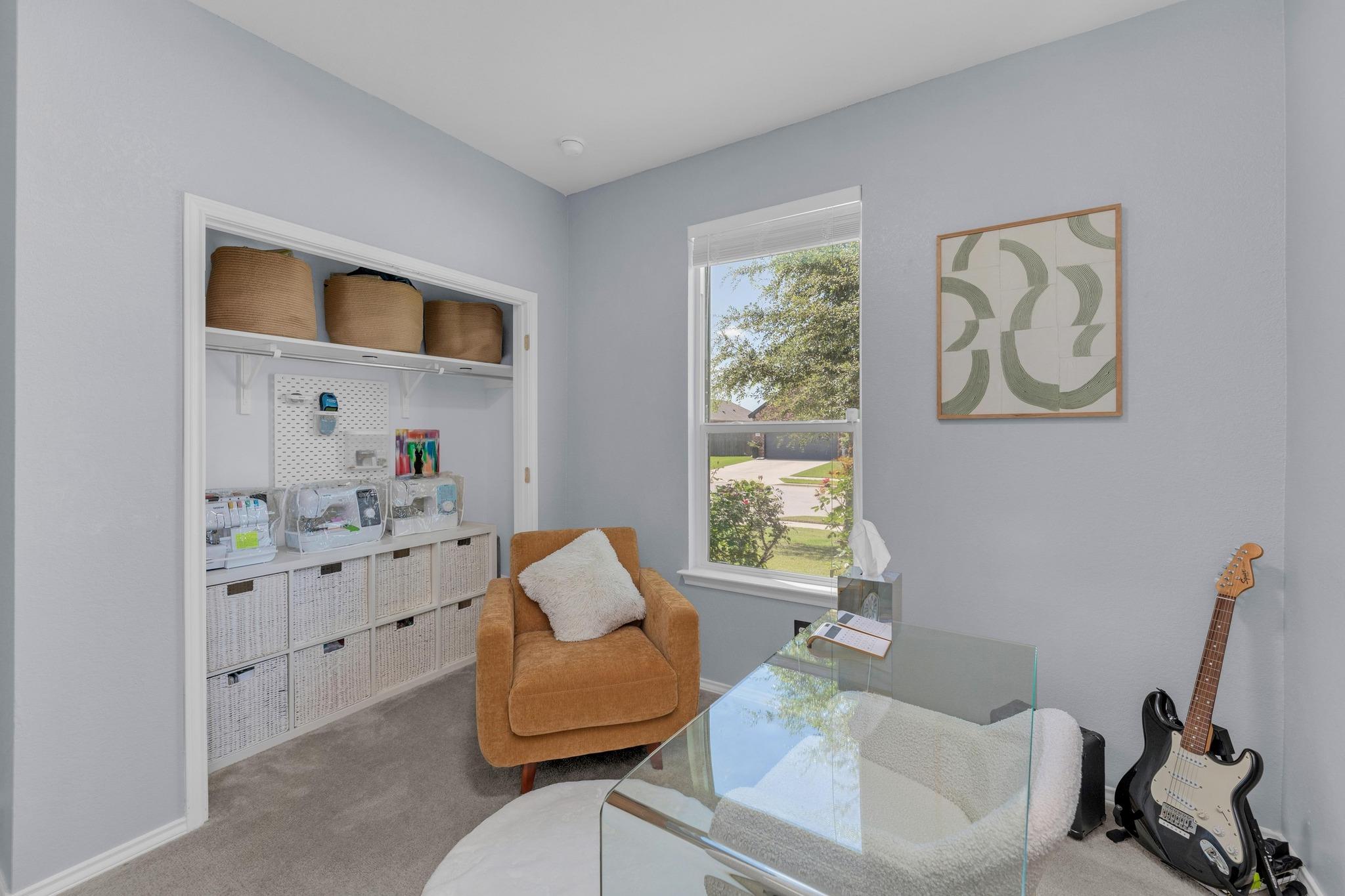 136 Everglades Ave, Taylor, TX 76574