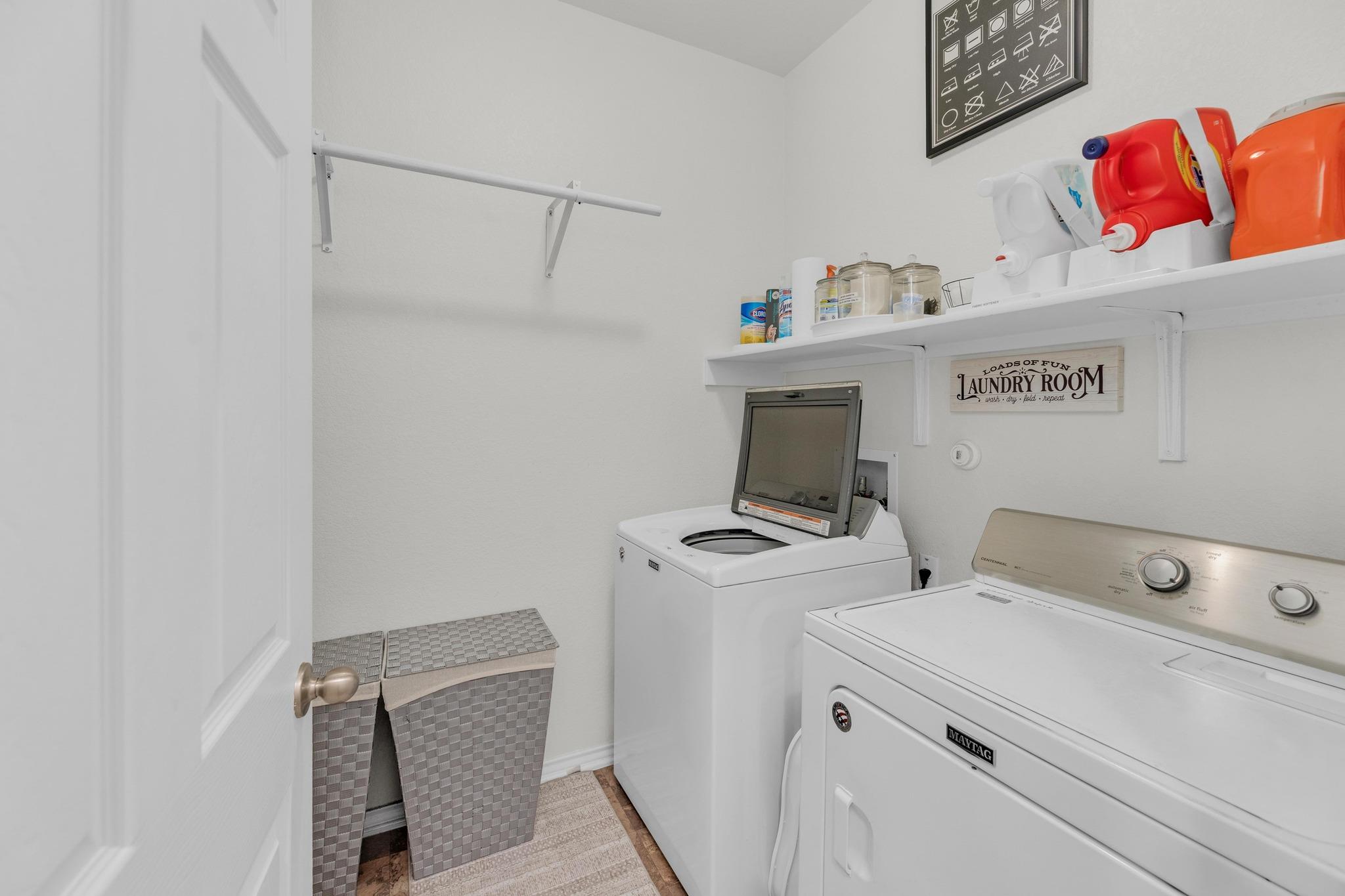 136 Everglades Ave, Taylor, TX 76574