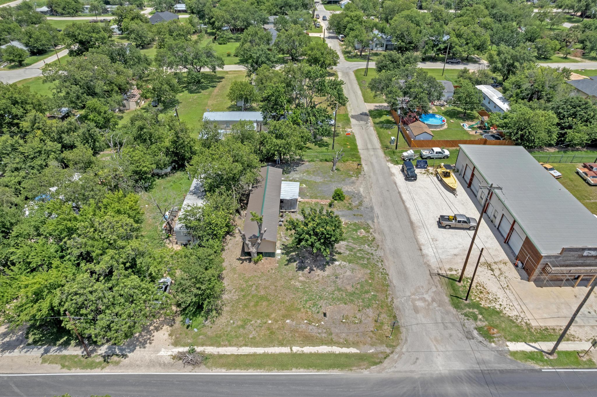 101 E Ash St, Granger, TX 76530
