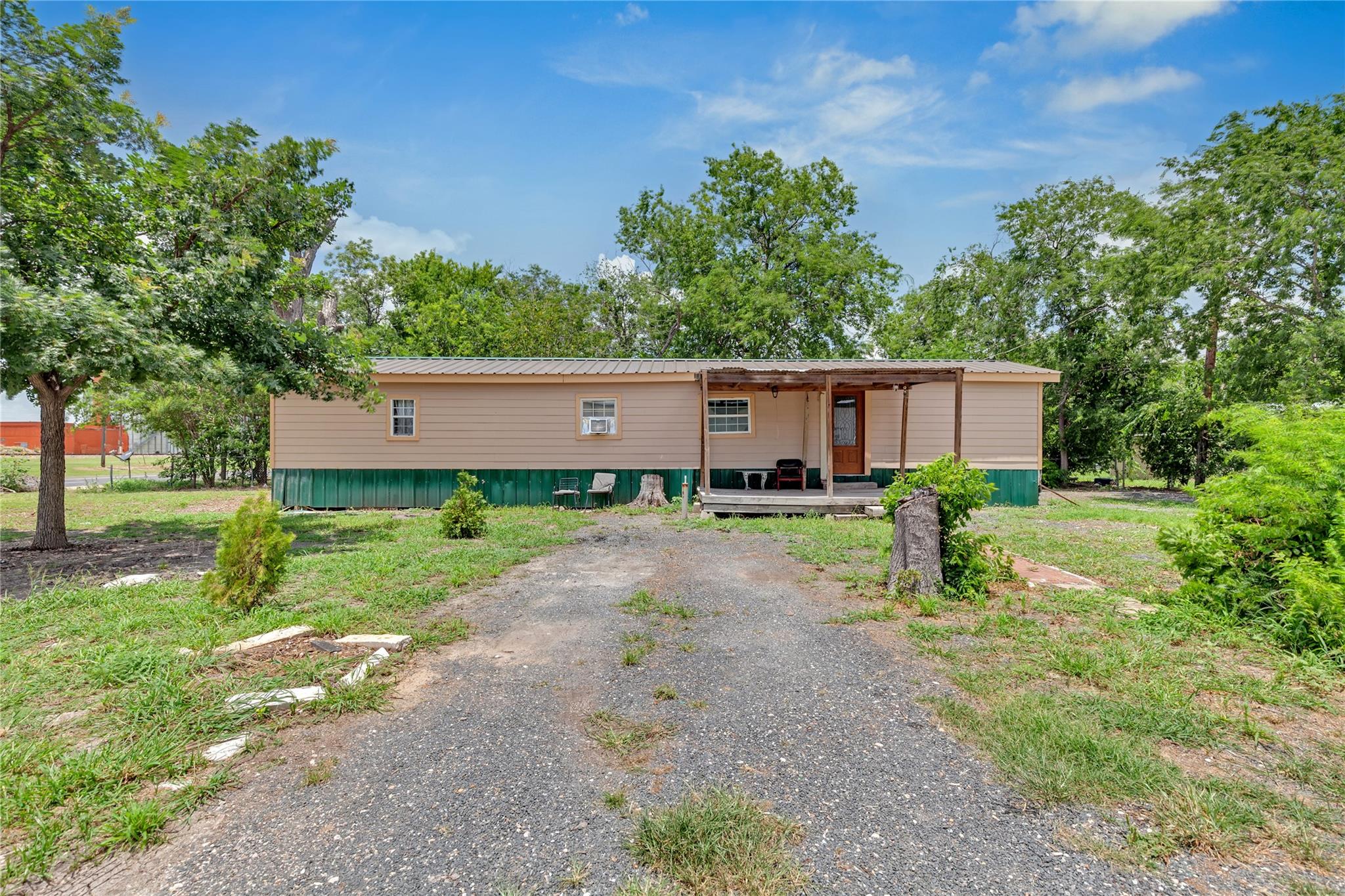 101 E Ash St, Granger, TX 76530