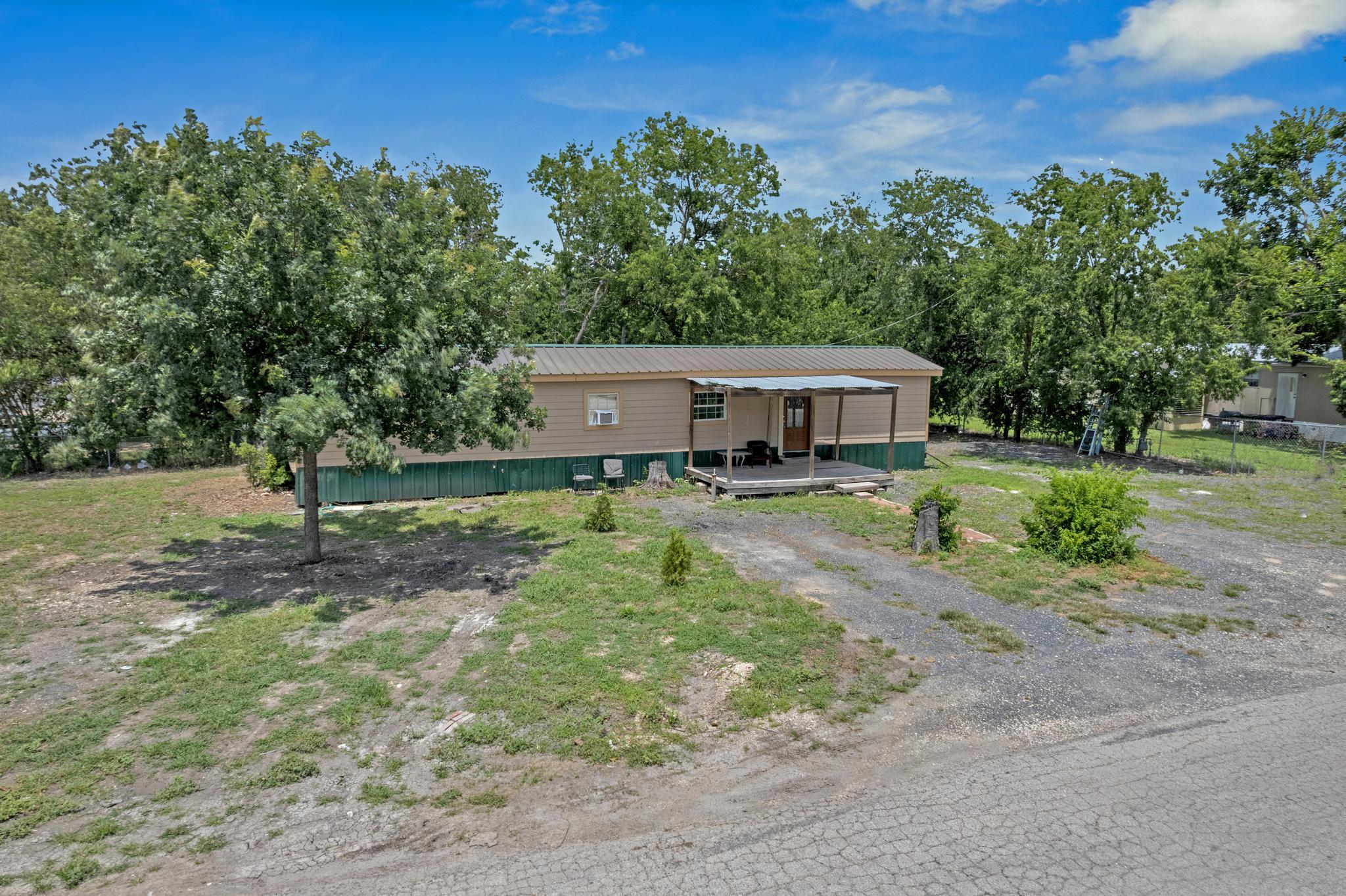 101 E Ash St, Granger, TX 76530