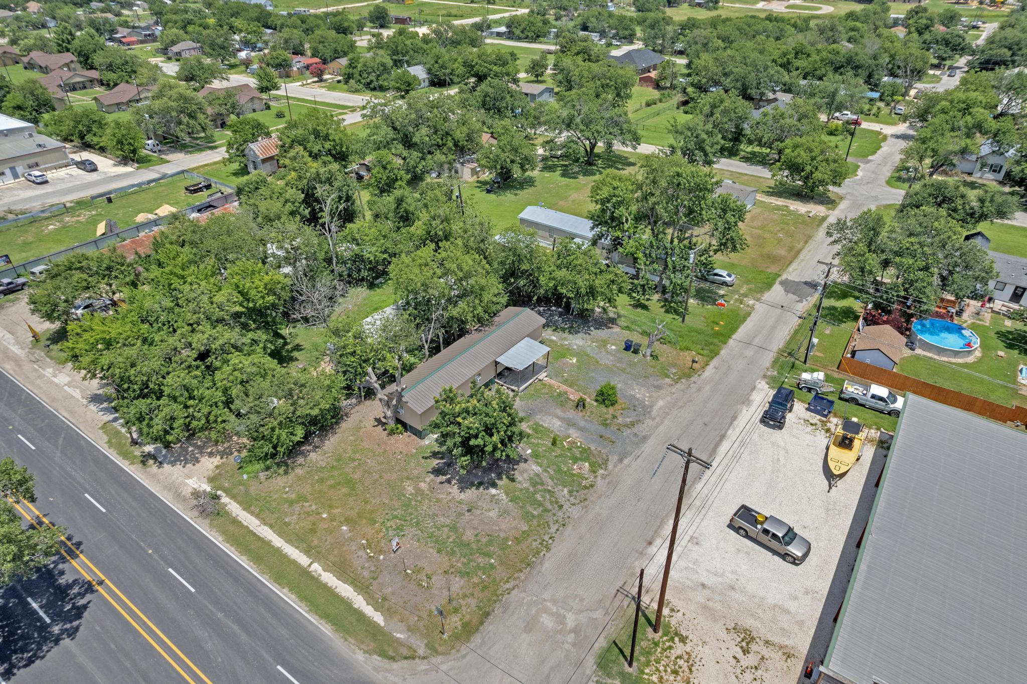 101 E Ash St, Granger, TX 76530