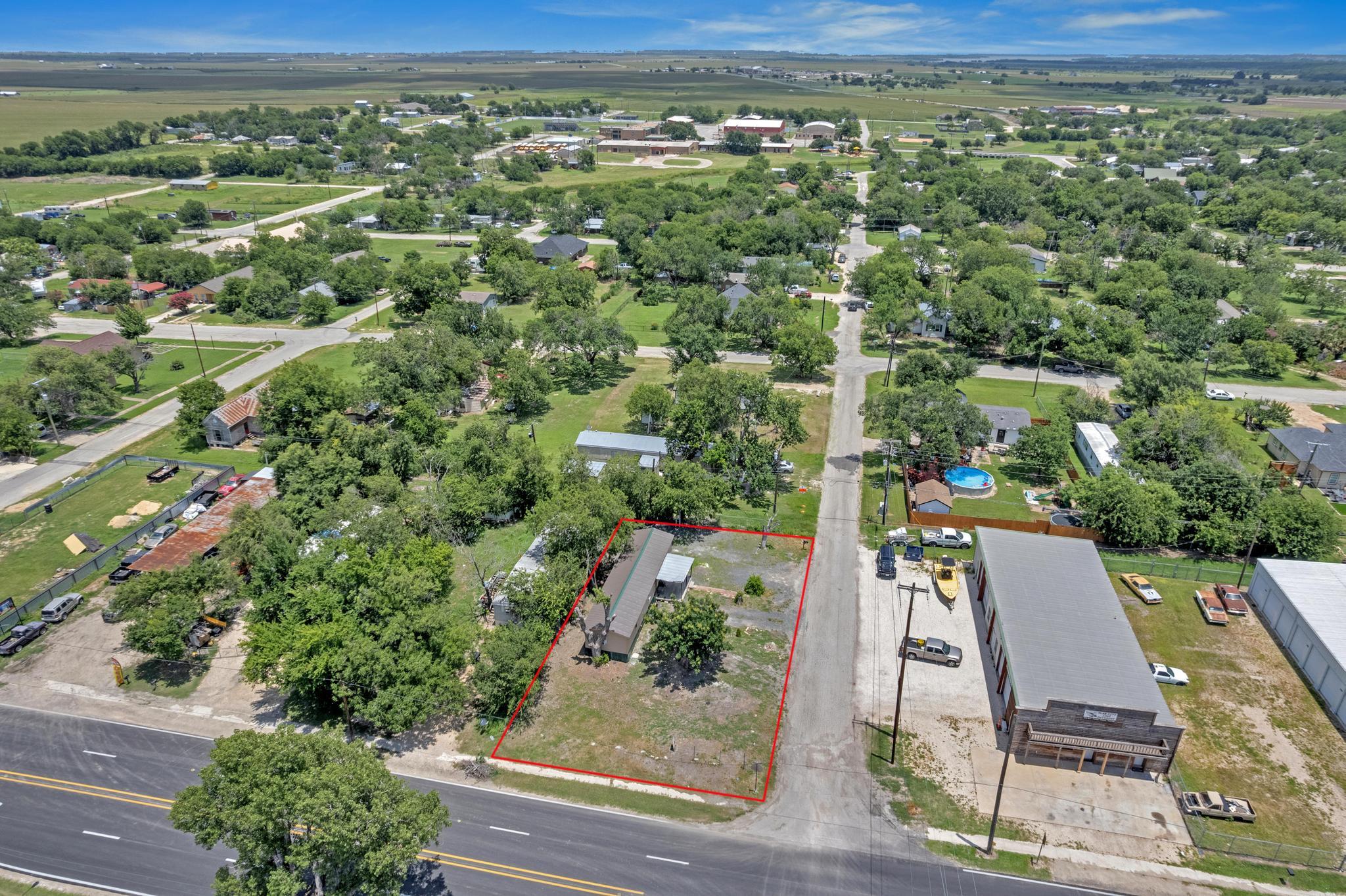 101 E Ash St, Granger, TX 76530