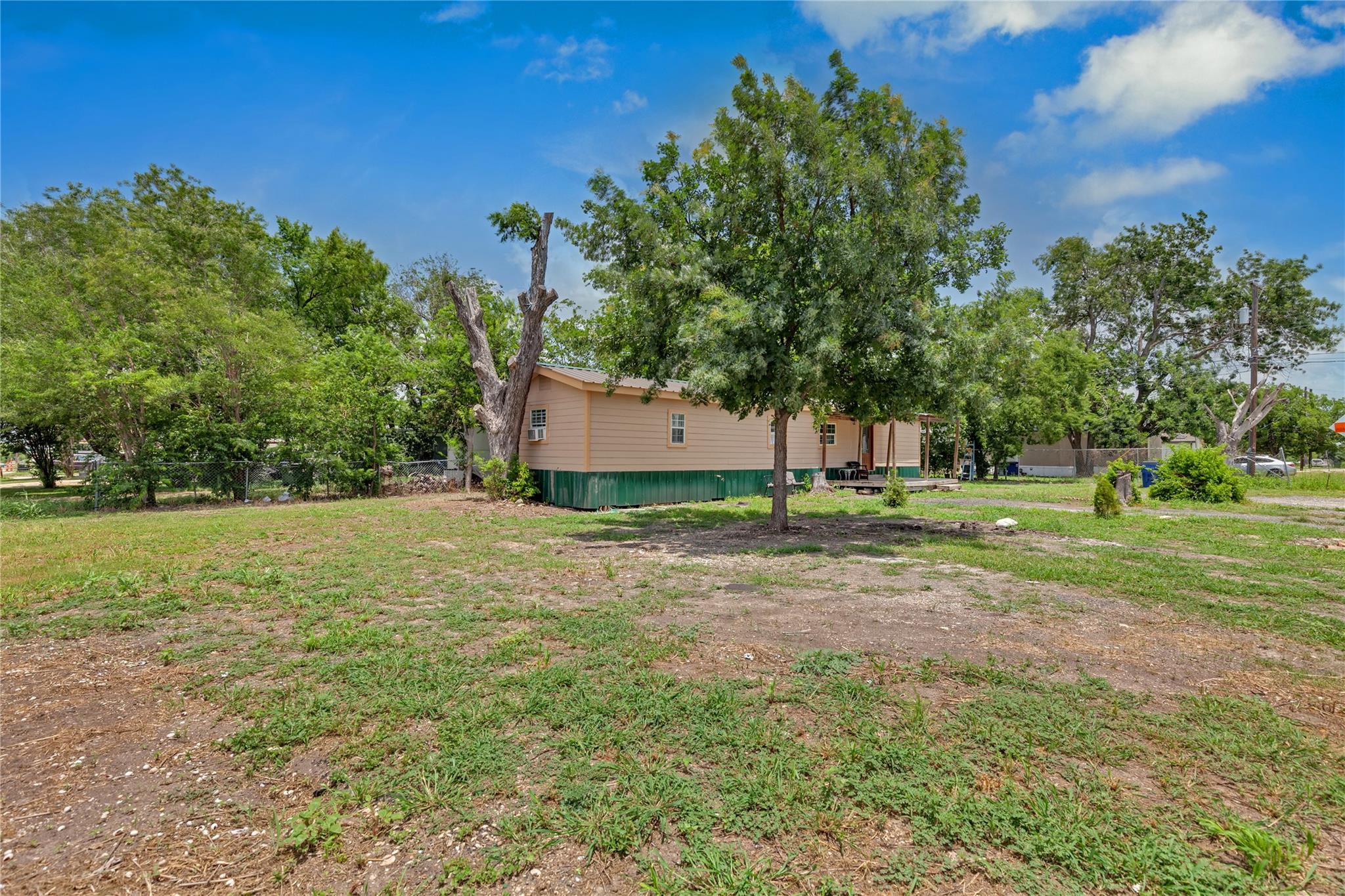 101 E Ash St, Granger, TX 76530