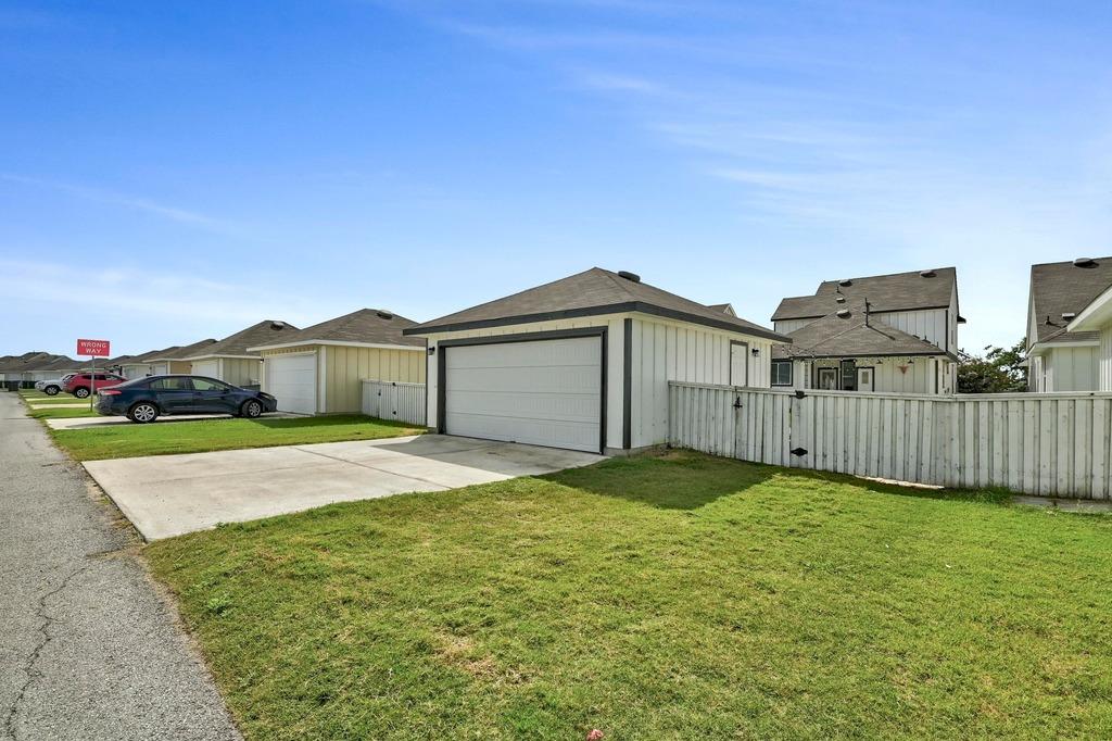 141 Fabion St, Kyle, TX 78640