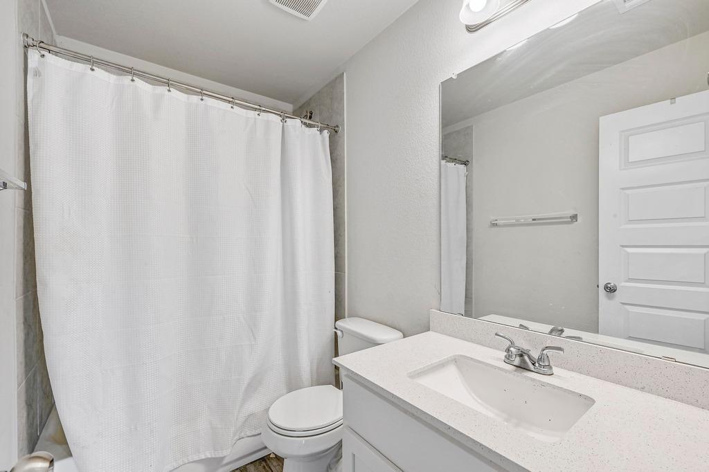 141 Fabion St, Kyle, TX 78640