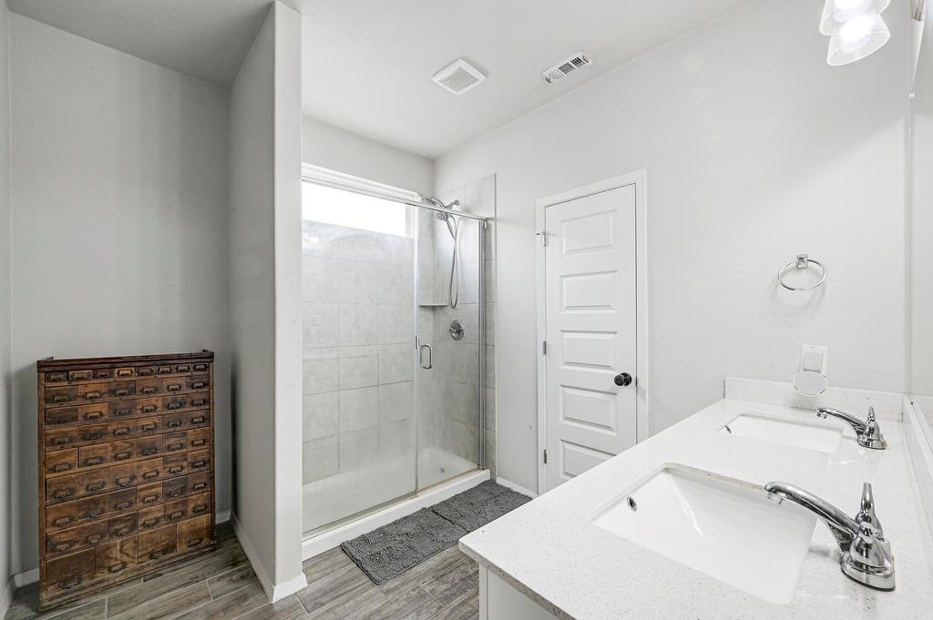 141 Fabion St, Kyle, TX 78640