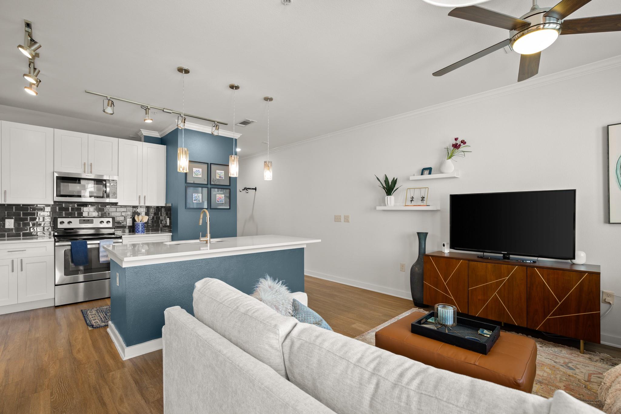 1900 Barton Springs Rd # 3038, Austin, TX 78704