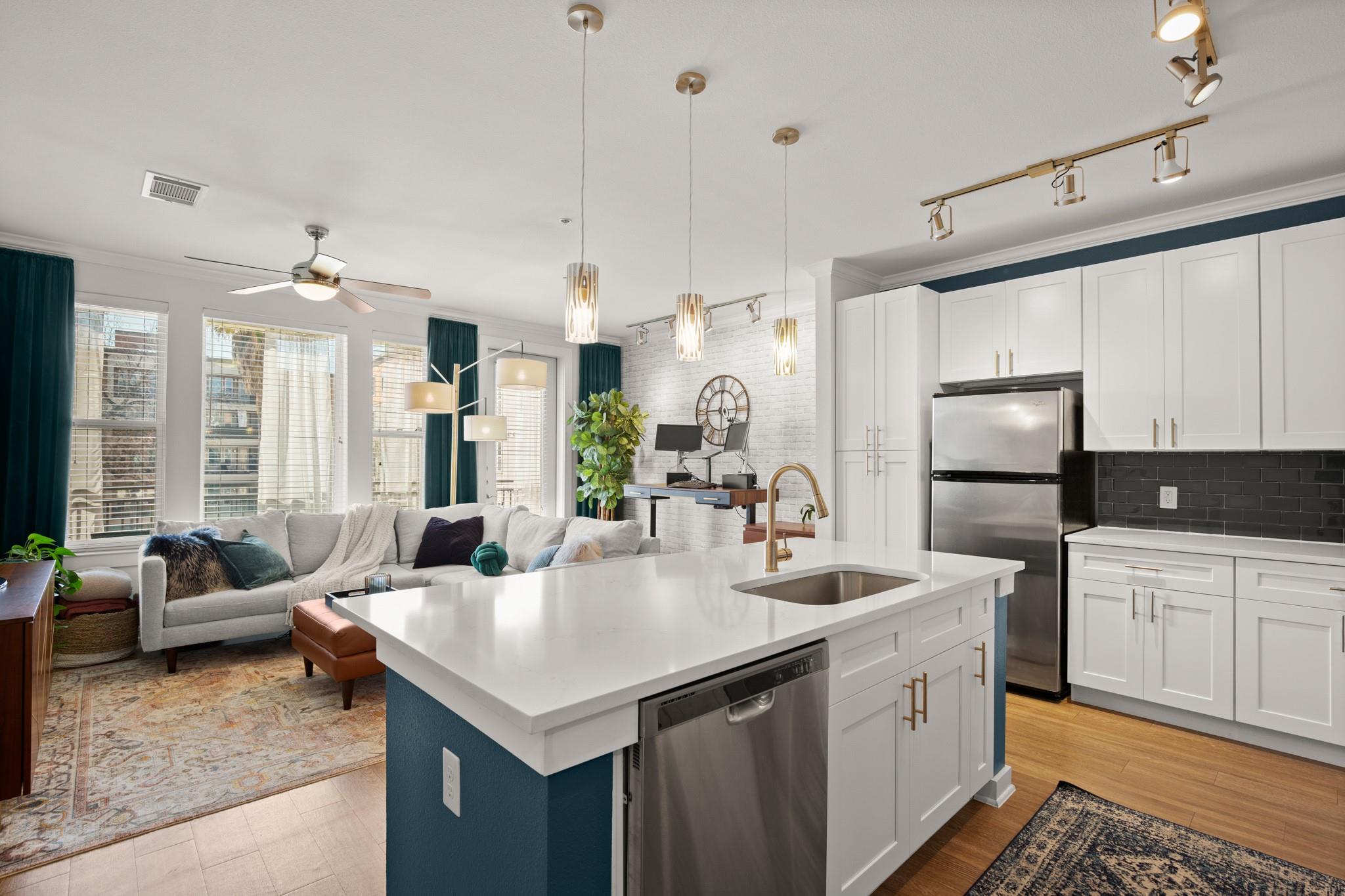 1900 Barton Springs Rd # 3038, Austin, TX 78704