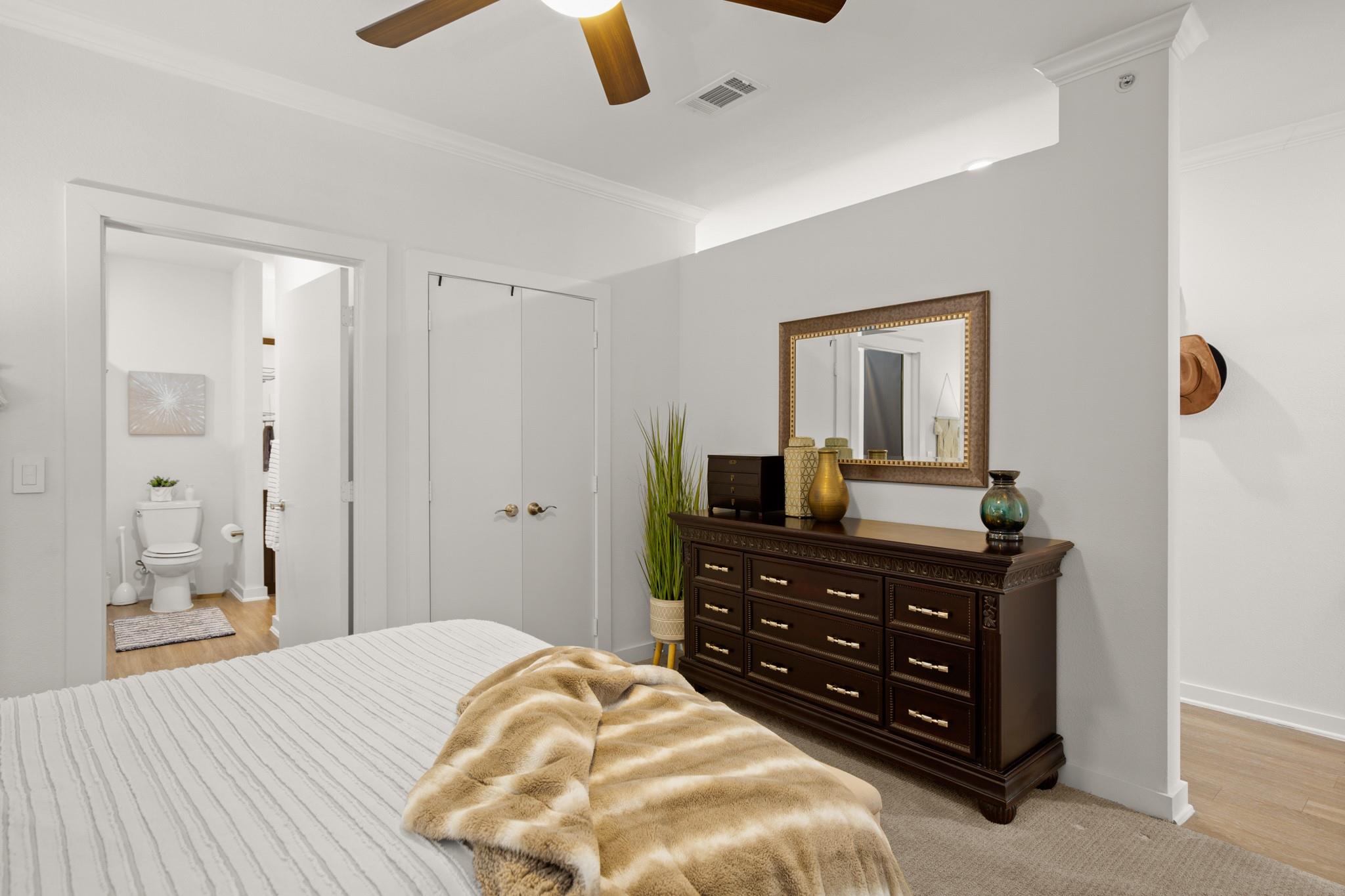 1900 Barton Springs Rd # 3038, Austin, TX 78704