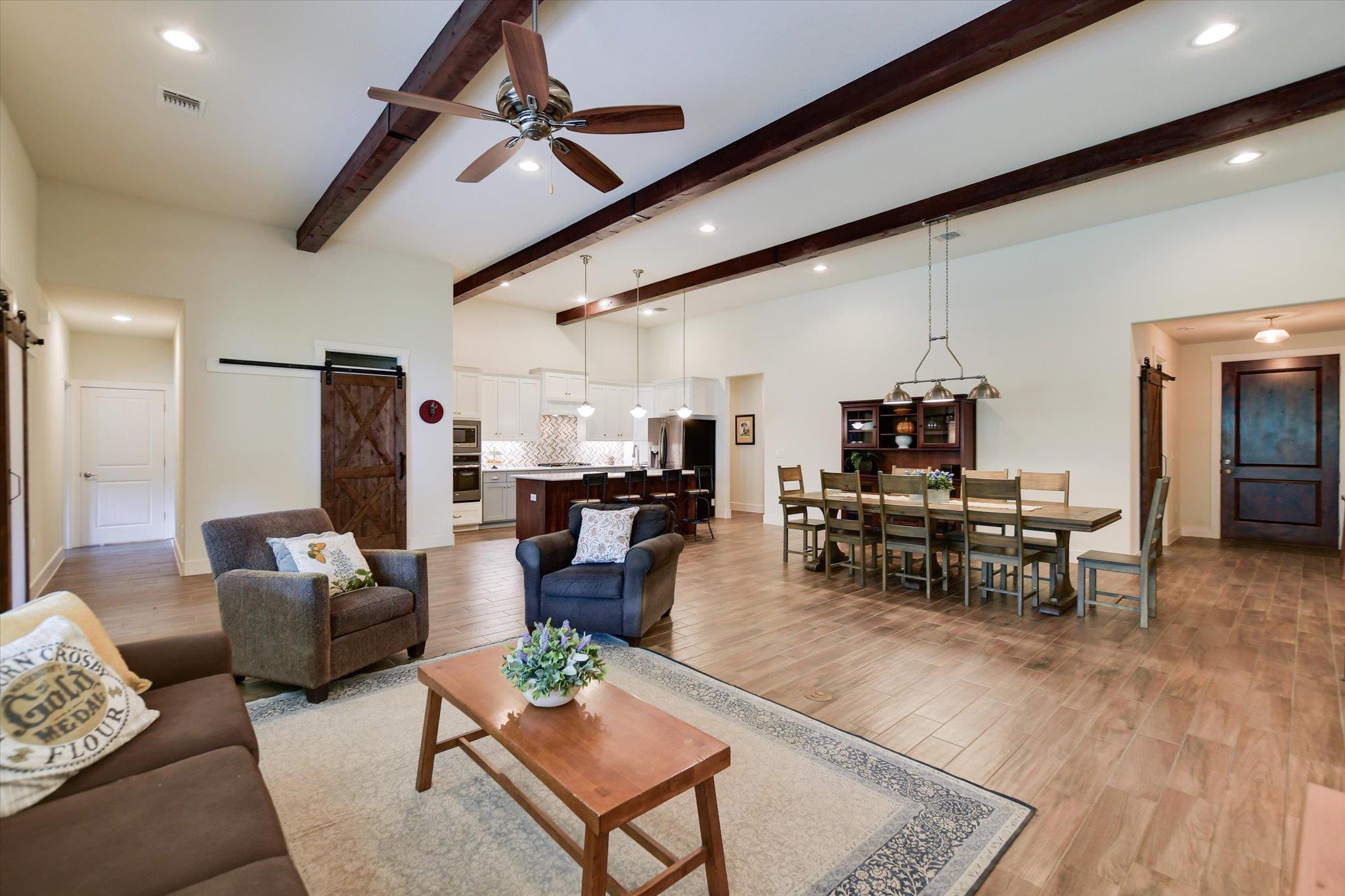 248 Oak Hill Dr, Liberty Hill, TX 78642
