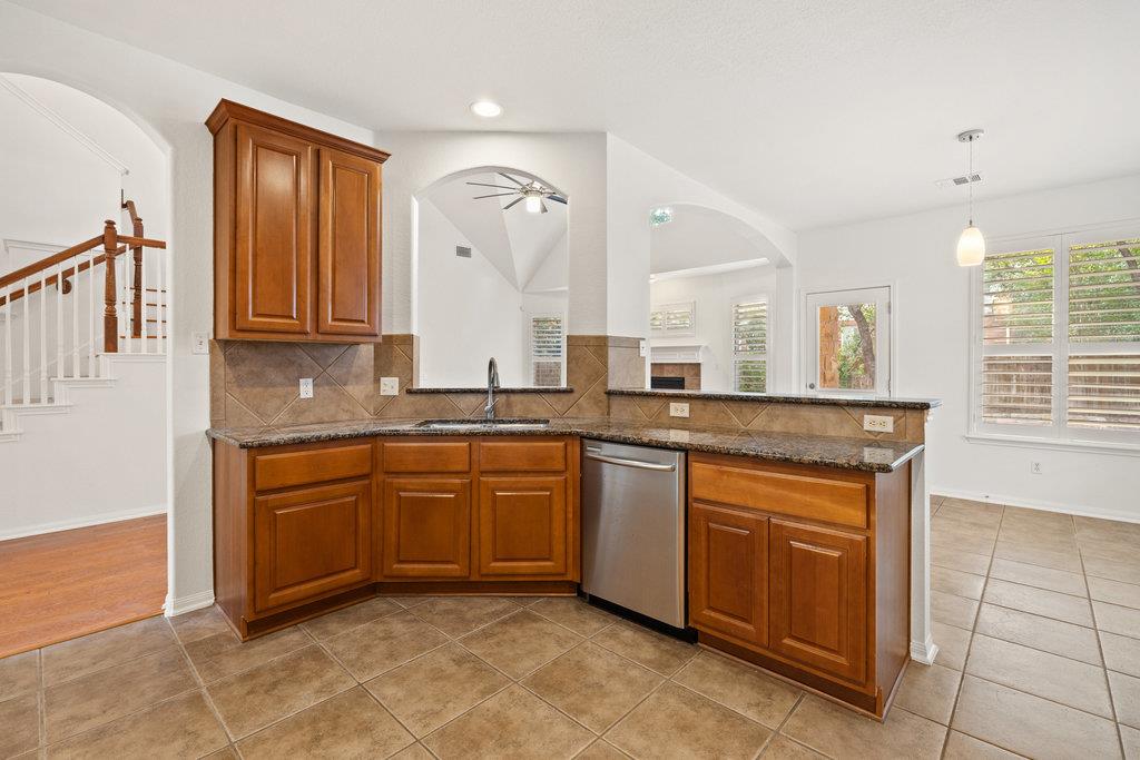 908 Golden Palomino Ct, Austin, TX 78732