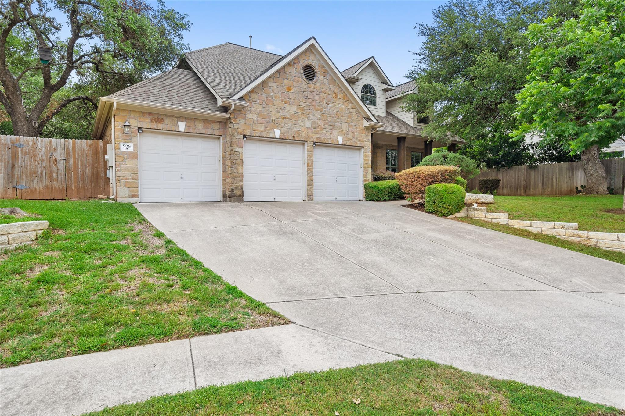 908 Golden Palomino Ct, Austin, TX 78732