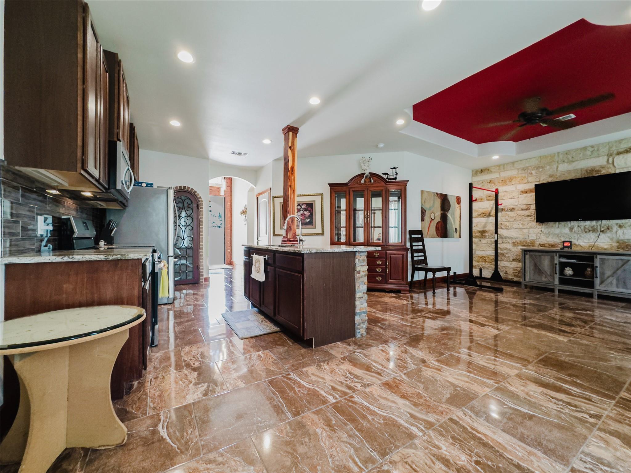 204 Matthew Cv, Bastrop, TX 78602