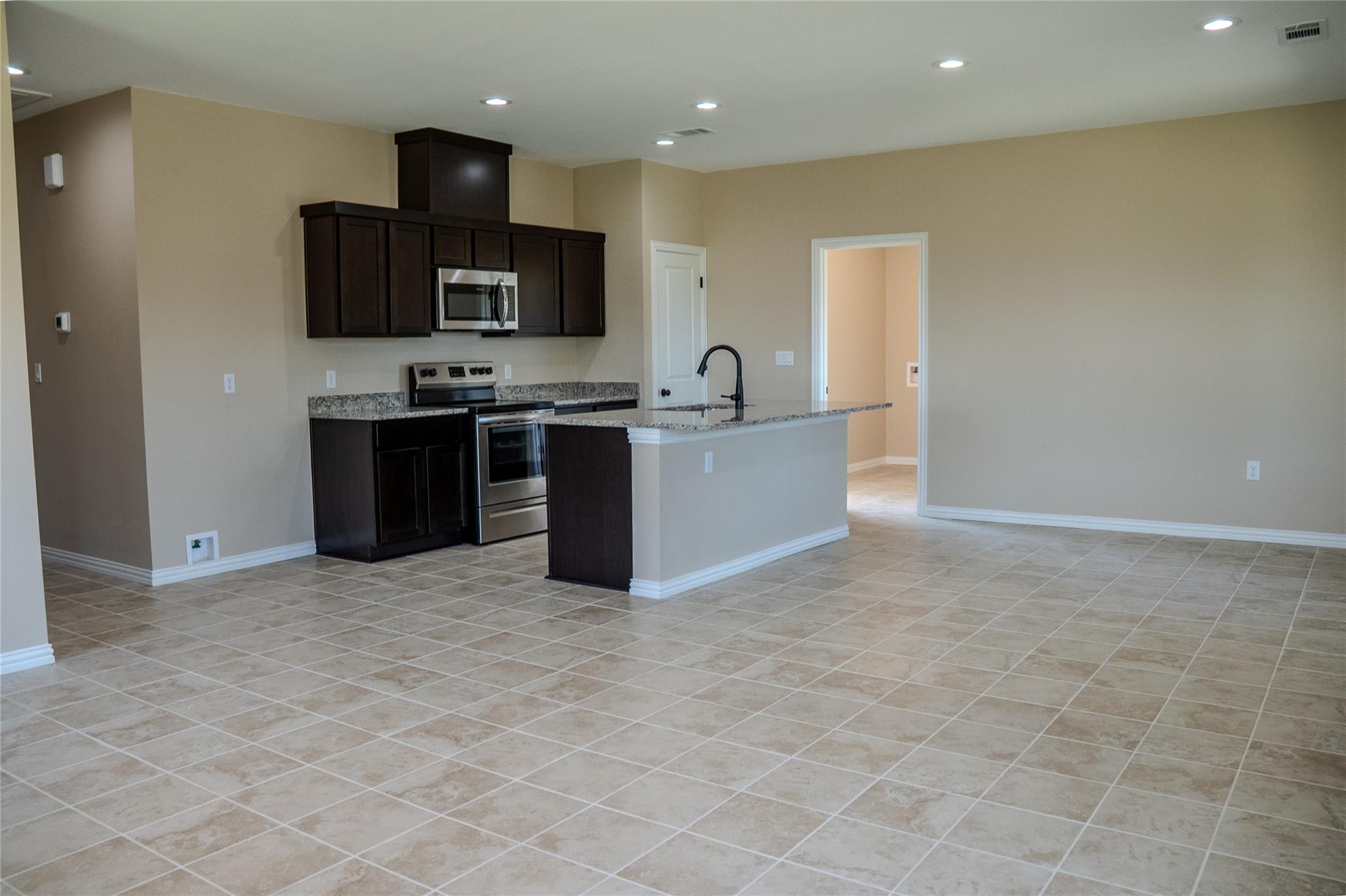 1858 Mosswood, Kingsland, TX 78639