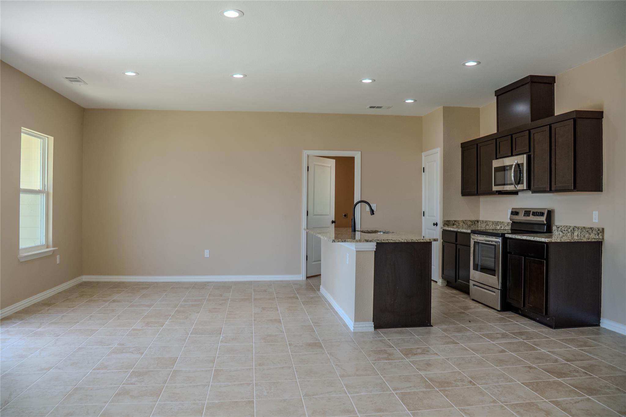 1875 Greenwood Ave, Kingsland, TX 78639