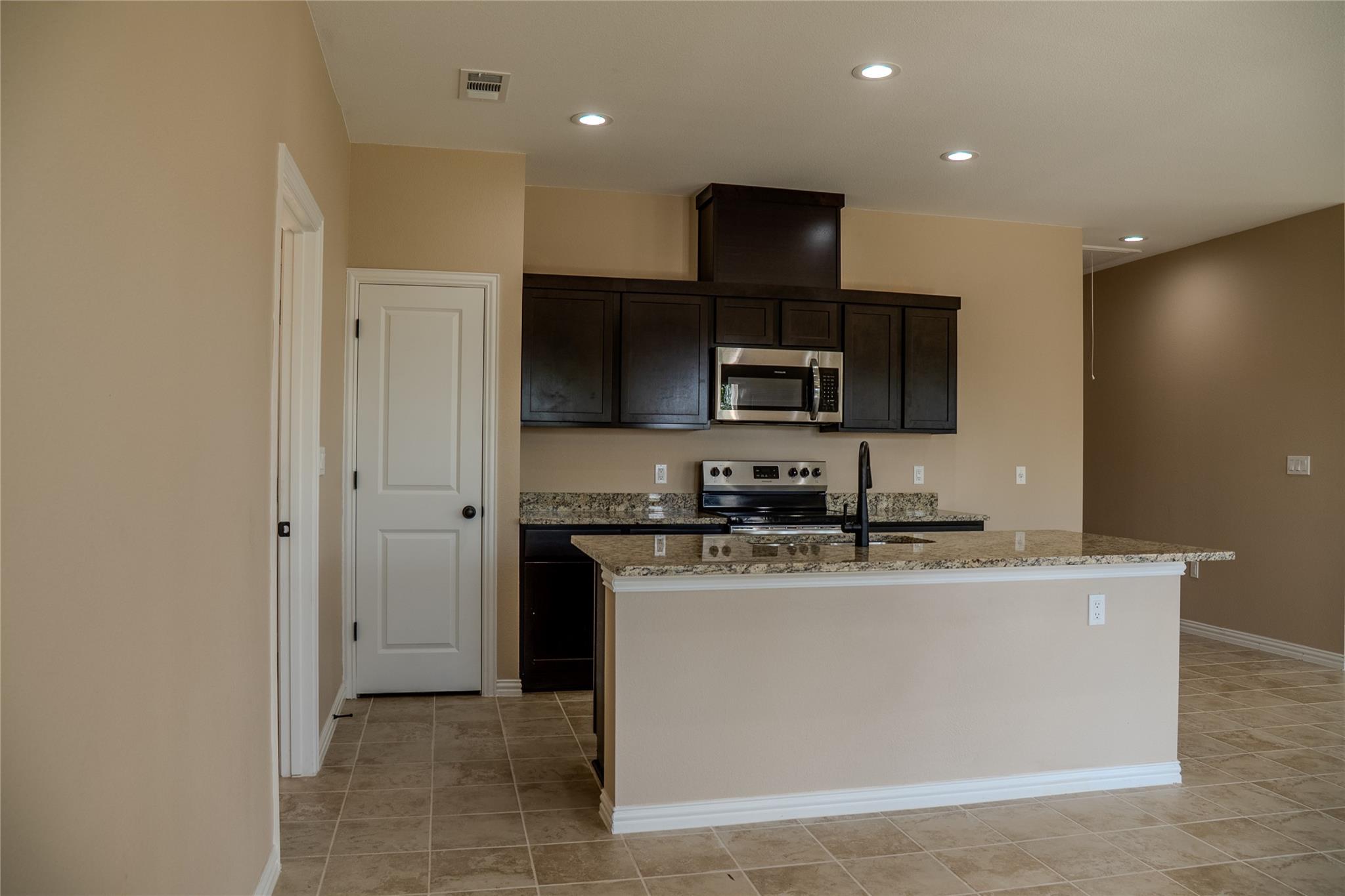 1875 Greenwood Ave, Kingsland, TX 78639