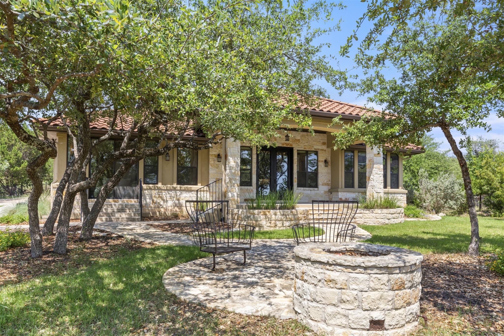 16917 Northlake Hills Dr, Jonestown, TX 78645