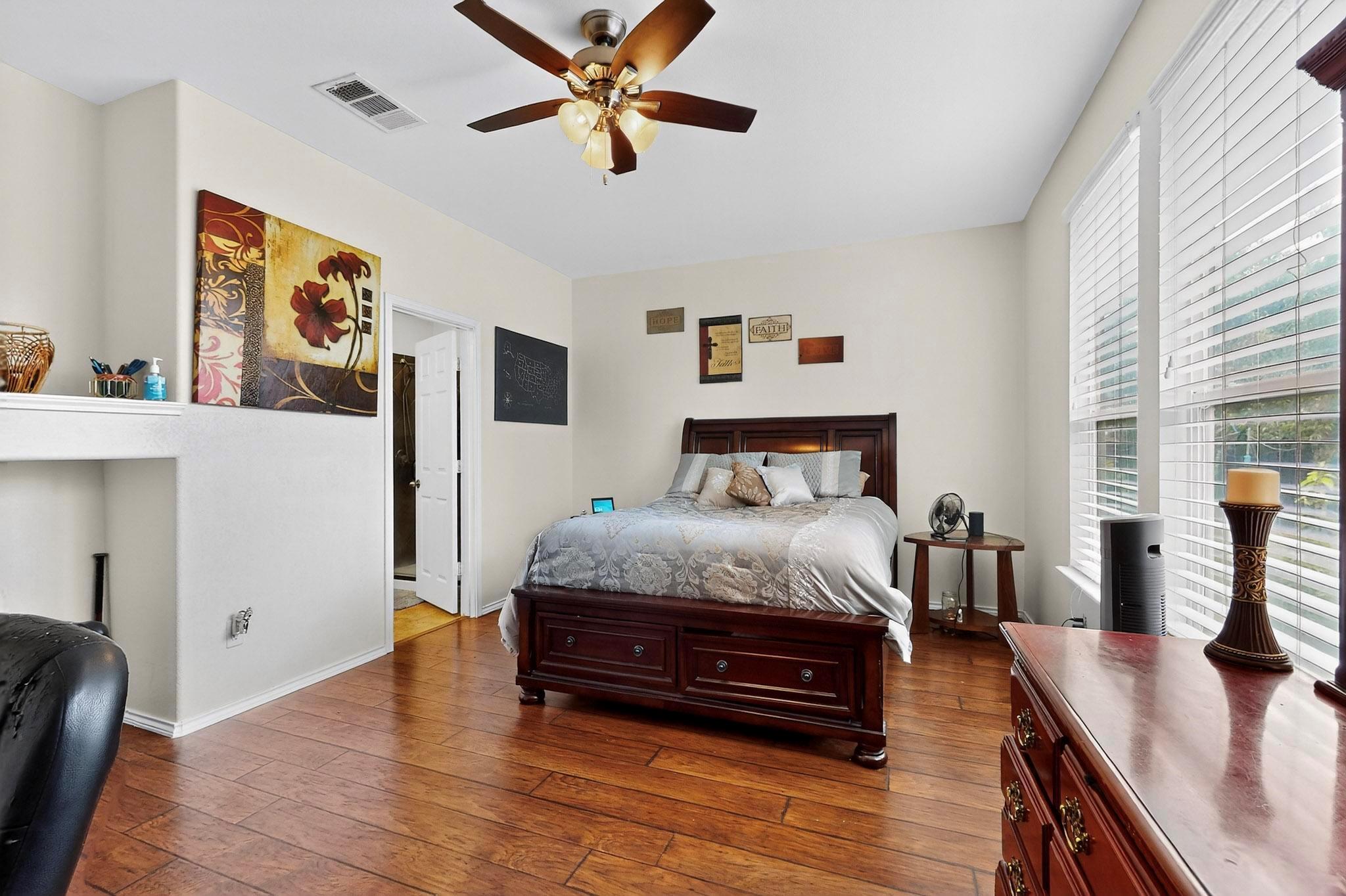 140 Matthews Ln, Kyle, TX 78640