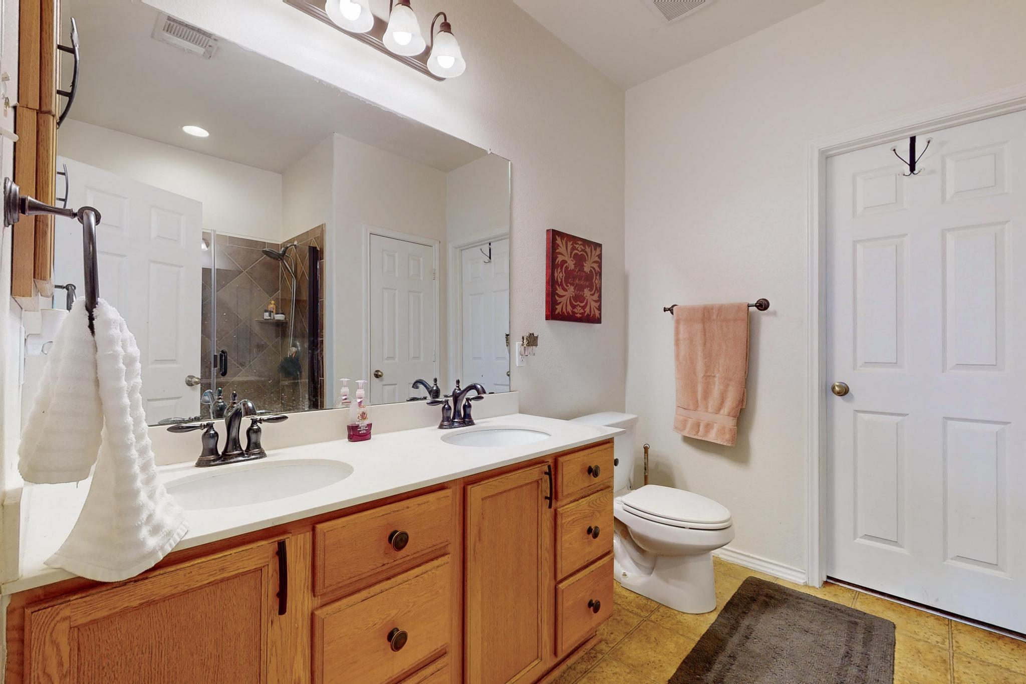 140 Matthews Ln, Kyle, TX 78640