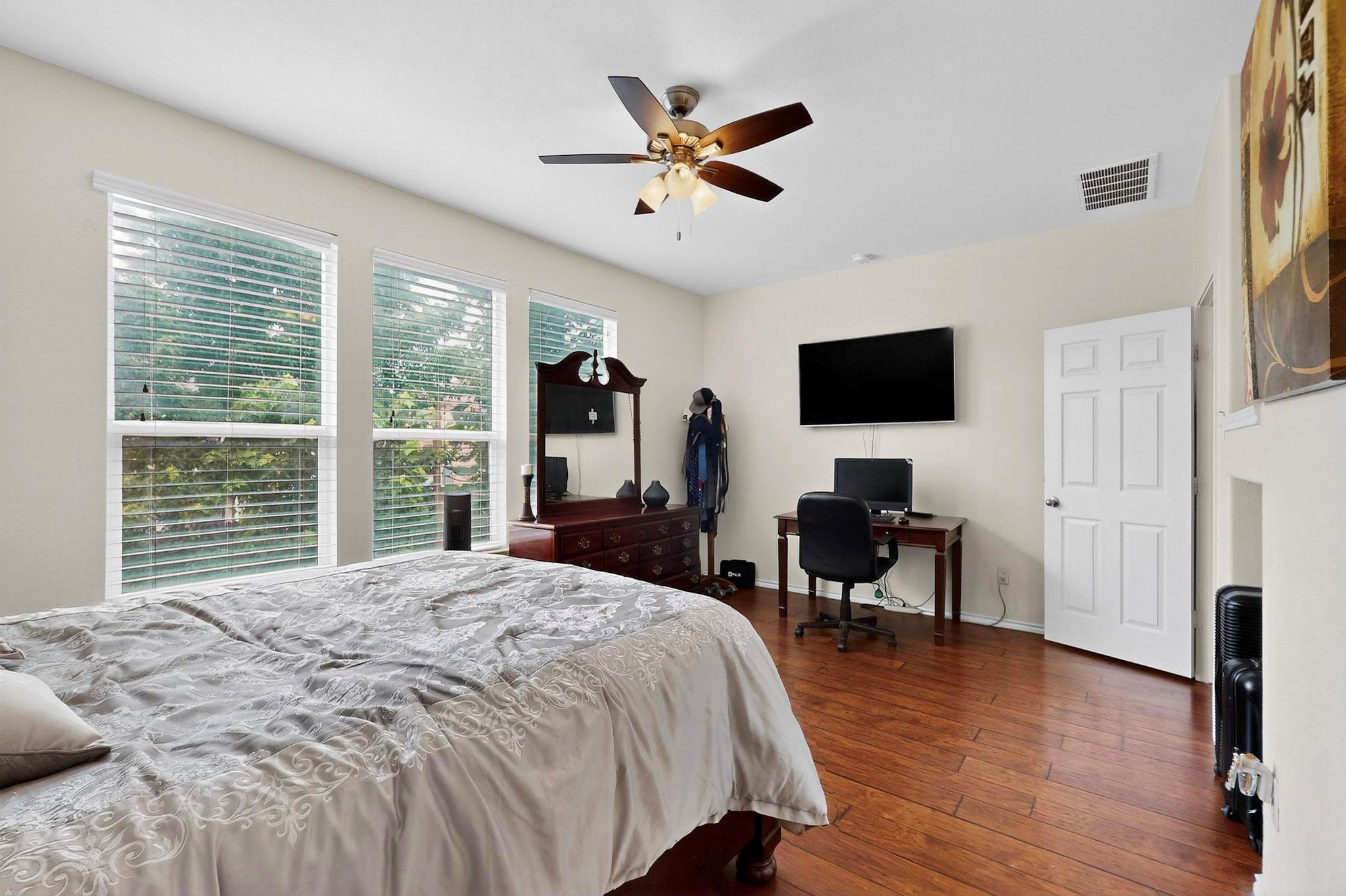 140 Matthews Ln, Kyle, TX 78640