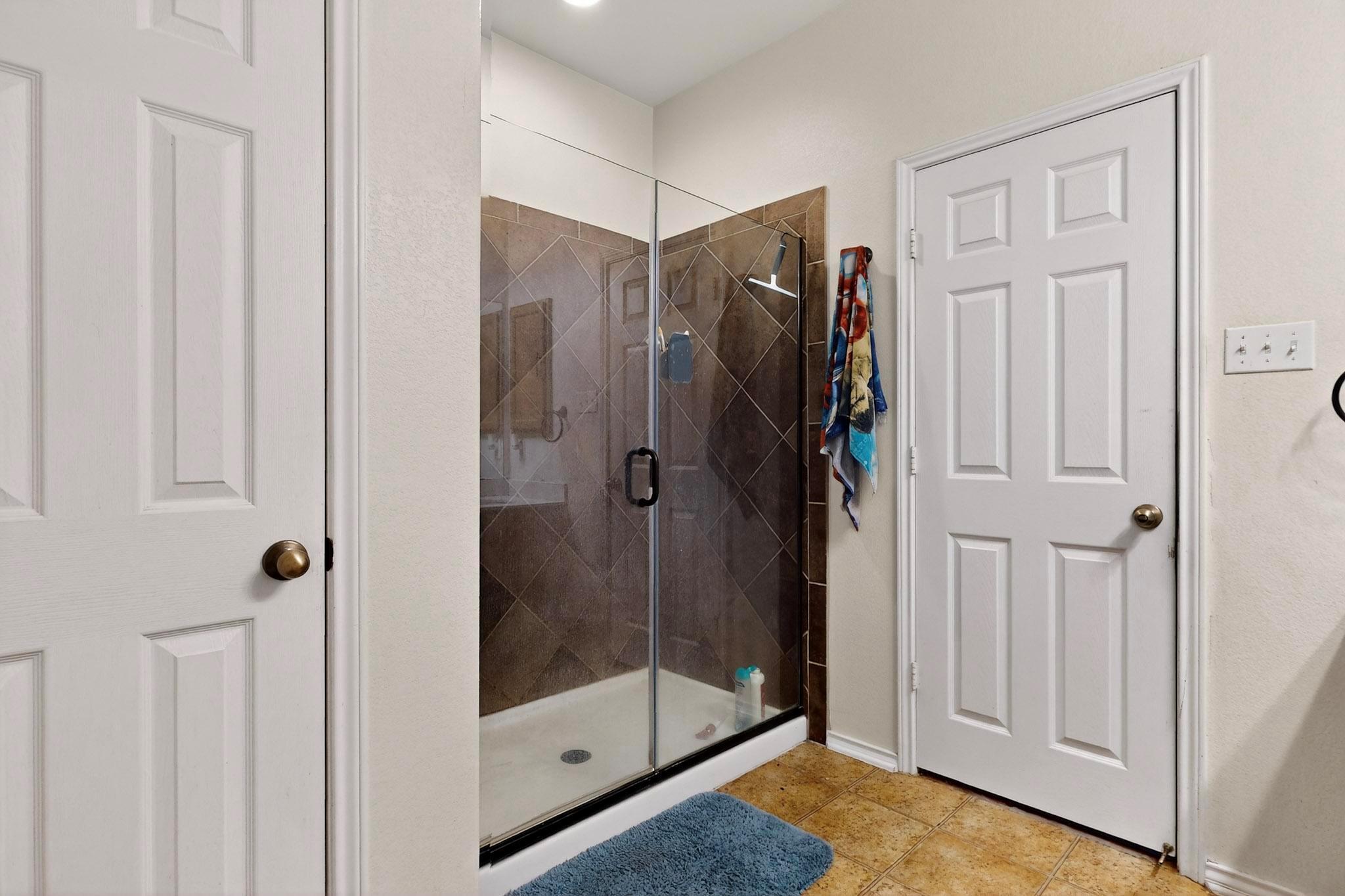 140 Matthews Ln, Kyle, TX 78640