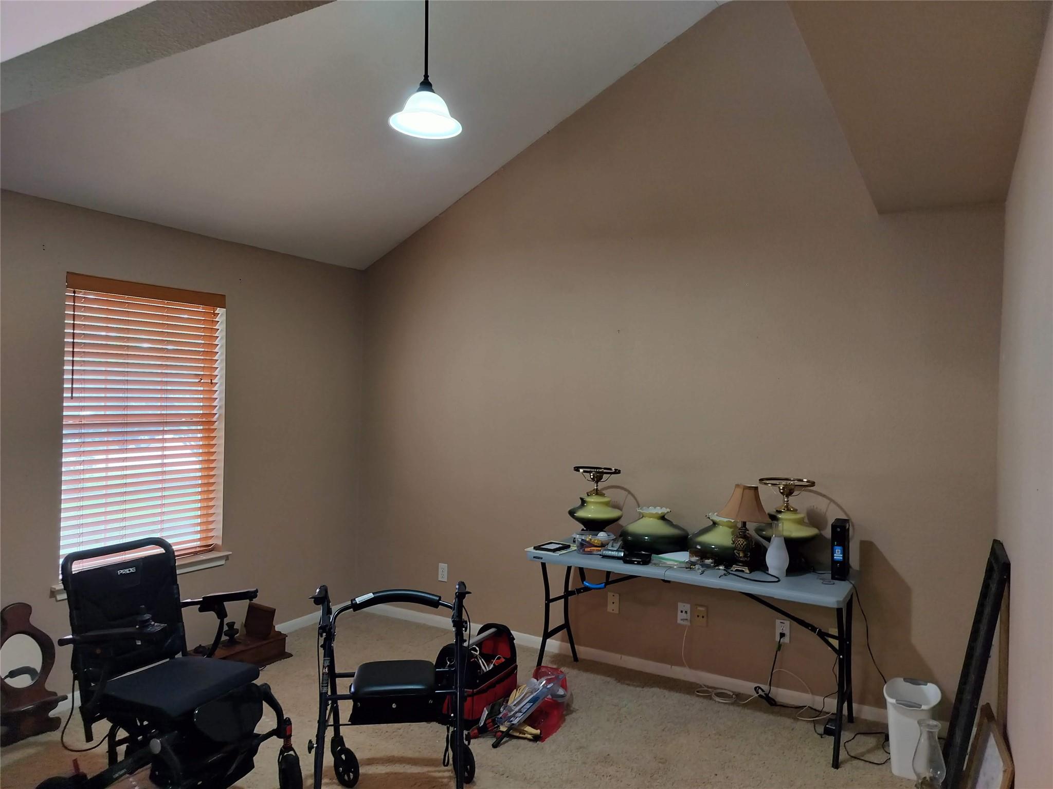 611 Clearcreek Dr, Leander, TX 78641