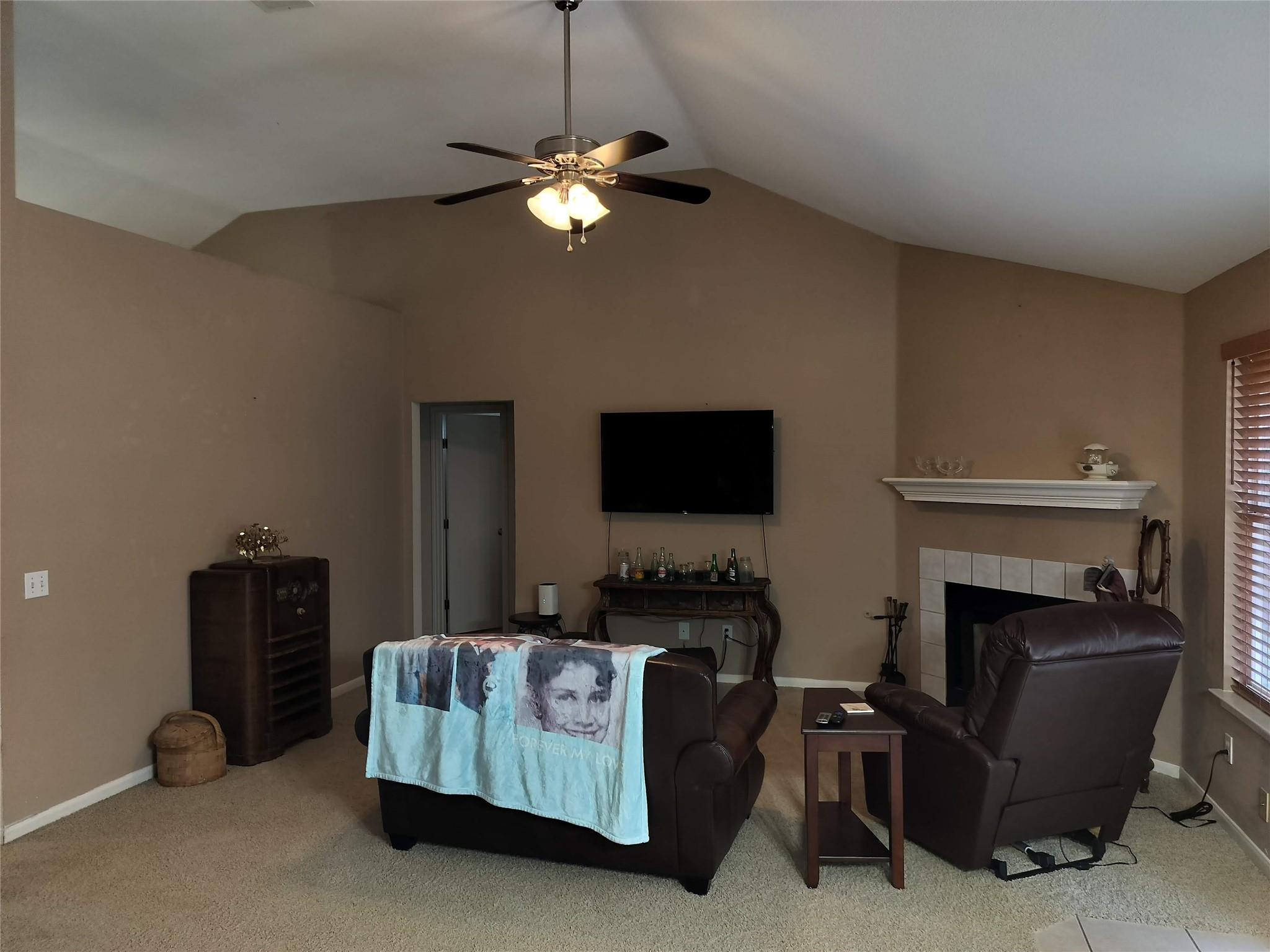 611 Clearcreek Dr, Leander, TX 78641