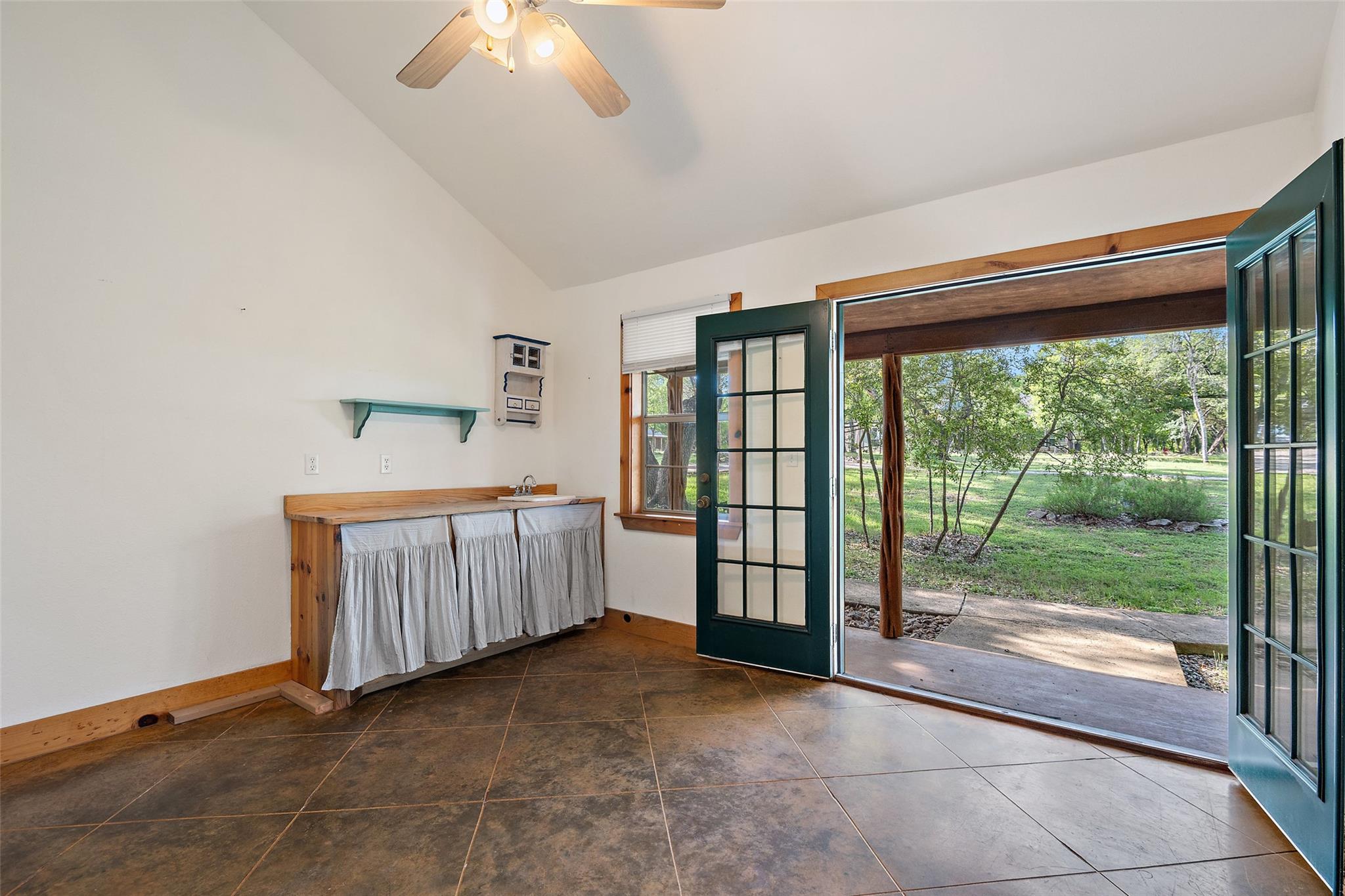 301 Wilson Creek Cir, Wimberley, TX 78676
