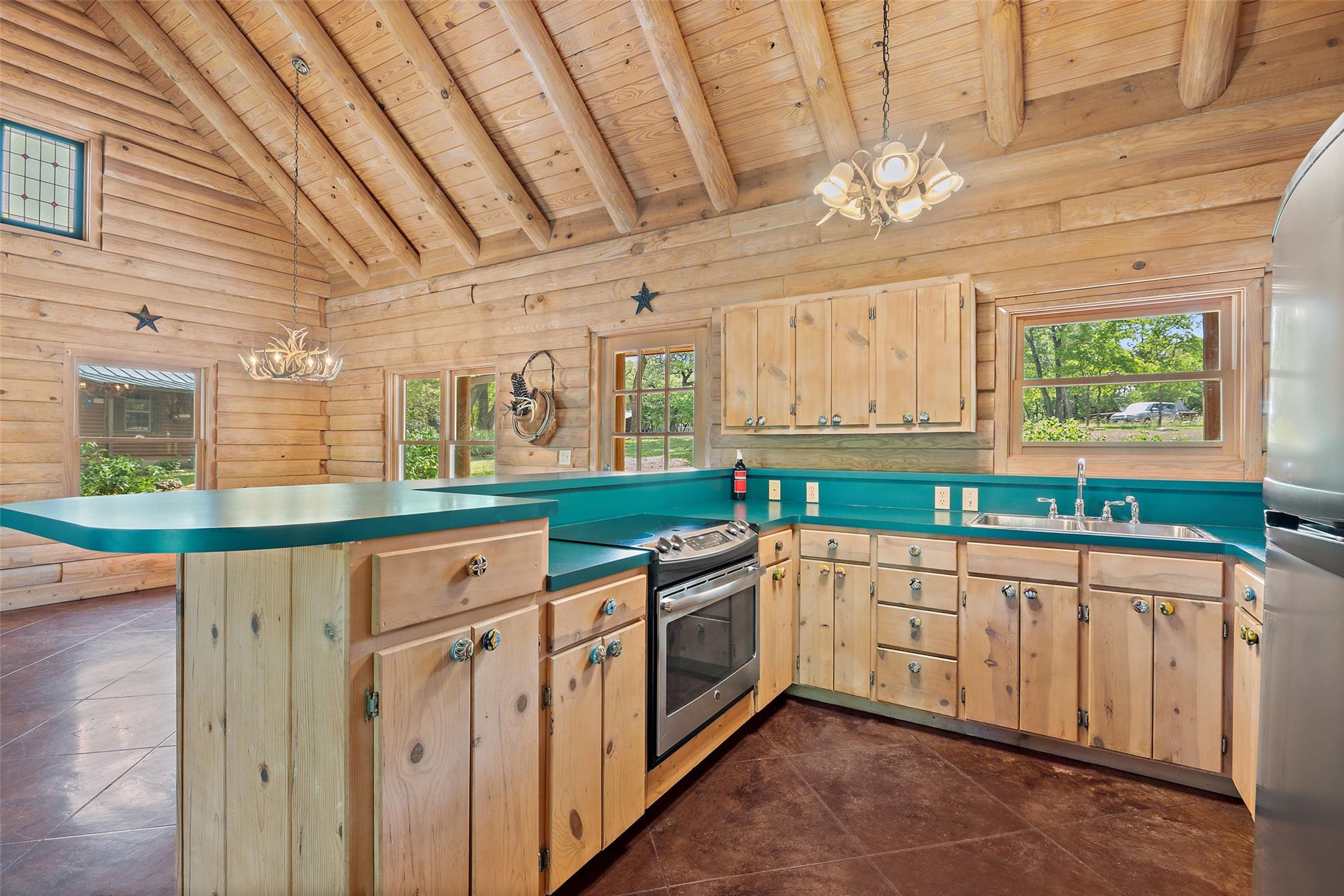 301 Wilson Creek Cir, Wimberley, TX 78676