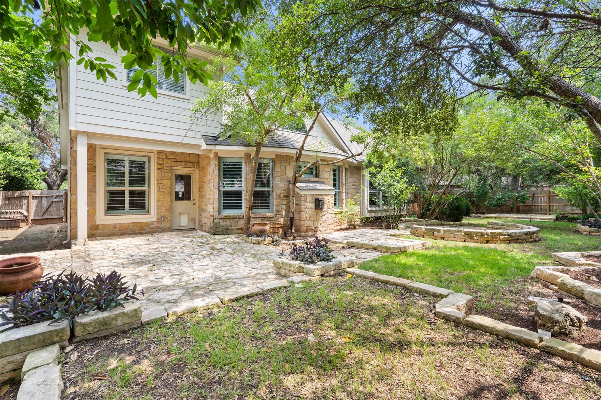 908 Golden Palomino Ct, Austin, TX 78732