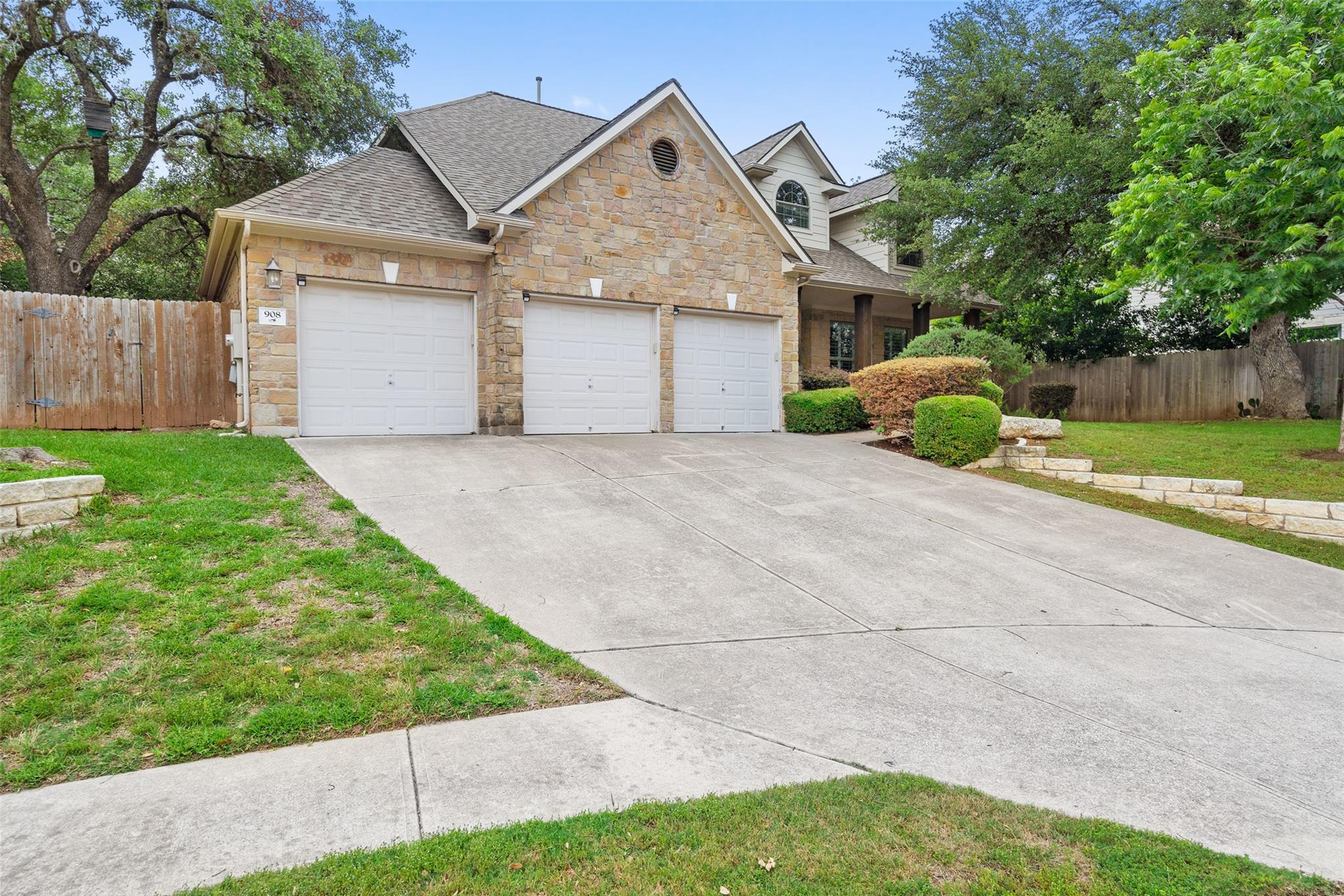 908 Golden Palomino Ct, Austin, TX 78732