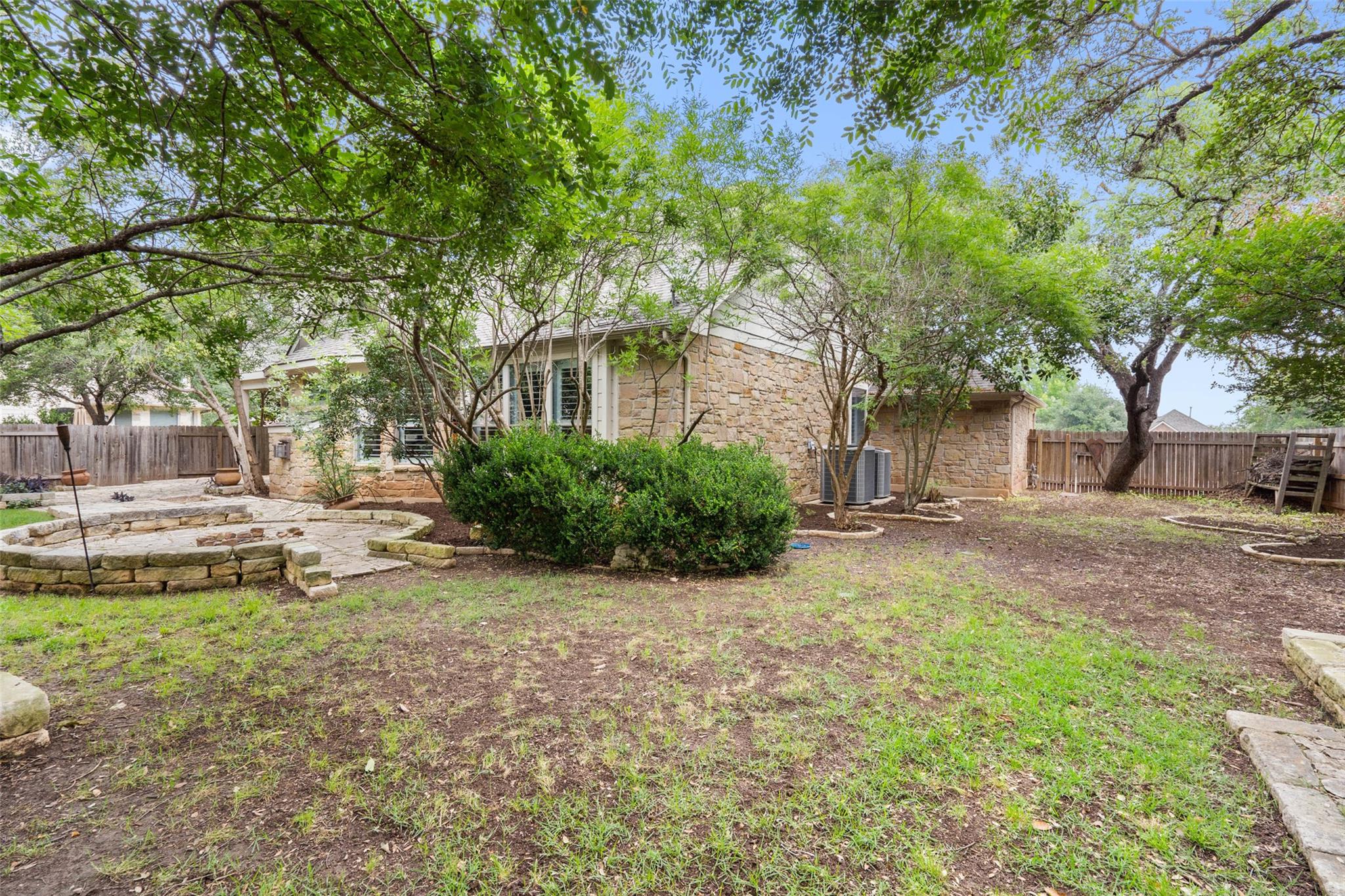 908 Golden Palomino Ct, Austin, TX 78732