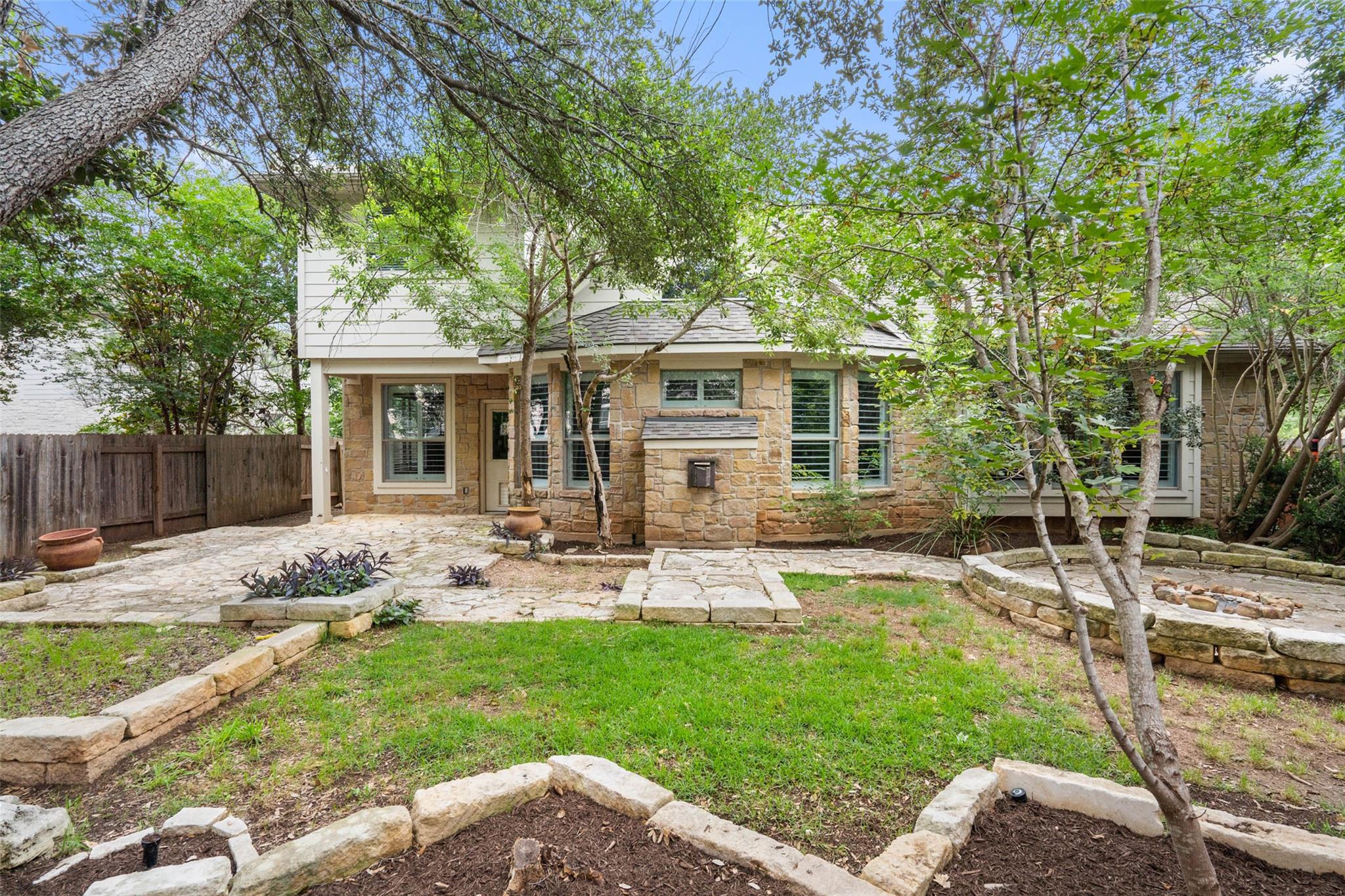 908 Golden Palomino Ct, Austin, TX 78732