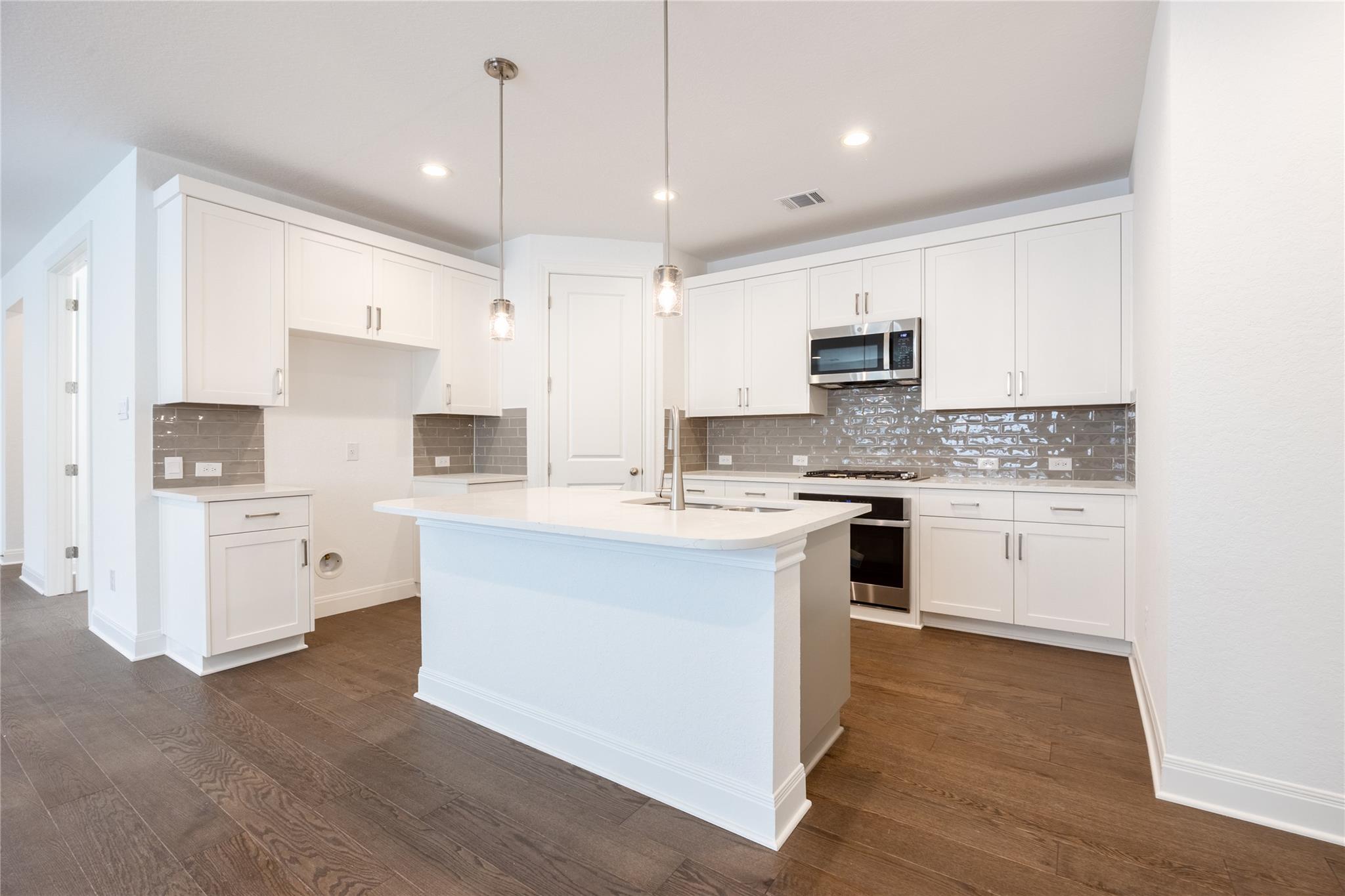286 Orleanian Dr, Buda, TX 78610