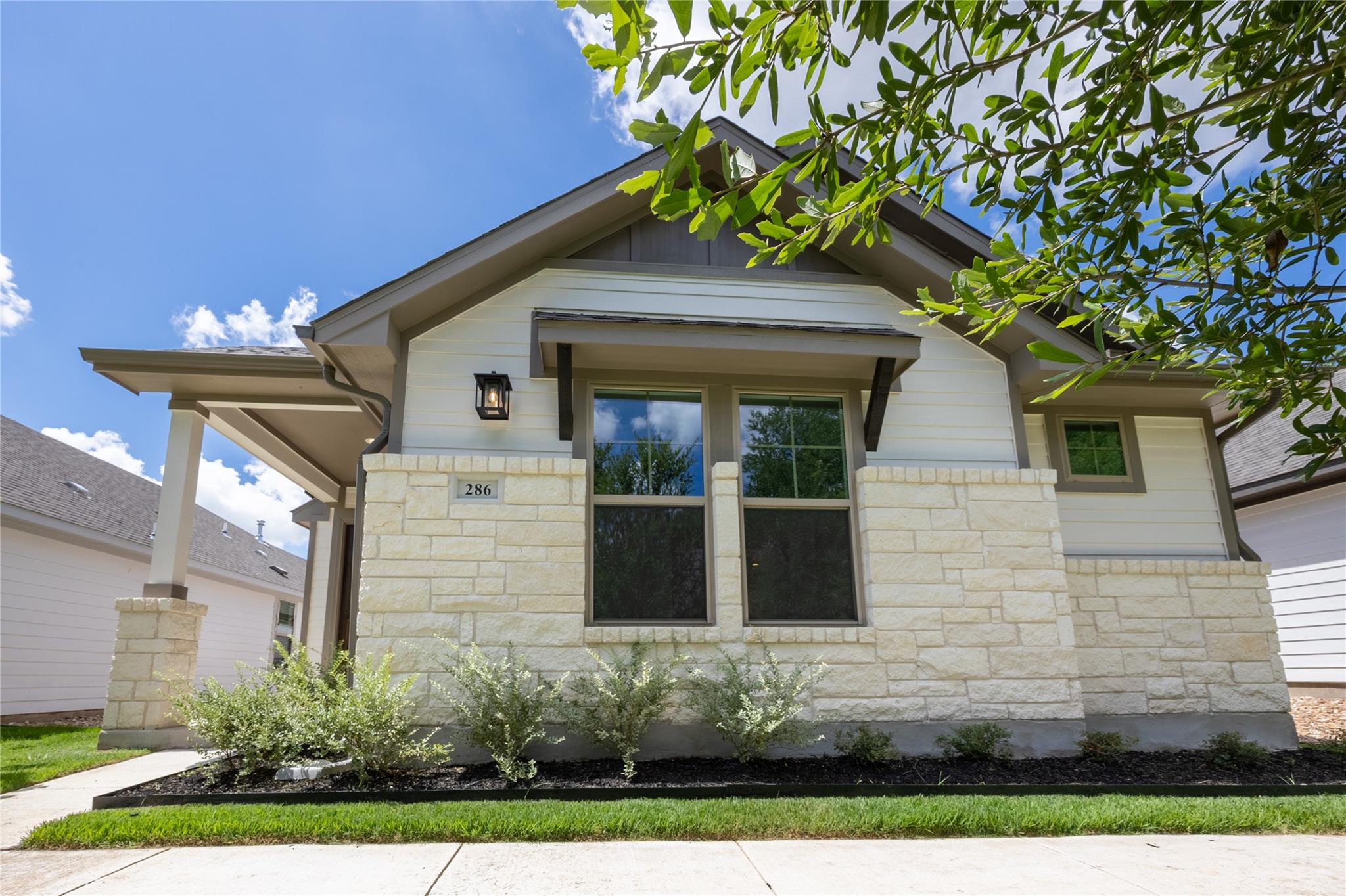 286 Orleanian Dr, Buda, TX 78610