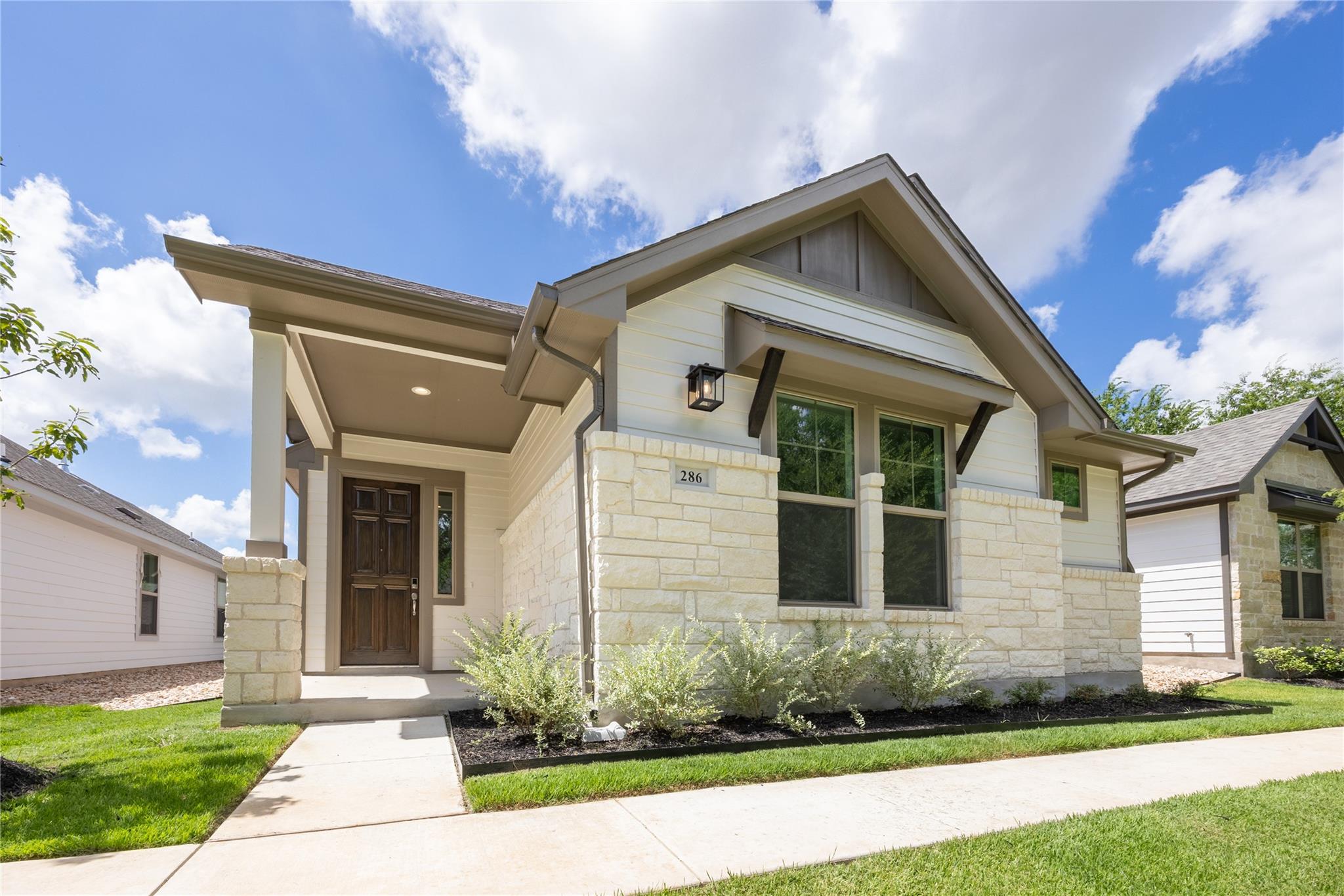 286 Orleanian Dr, Buda, TX 78610