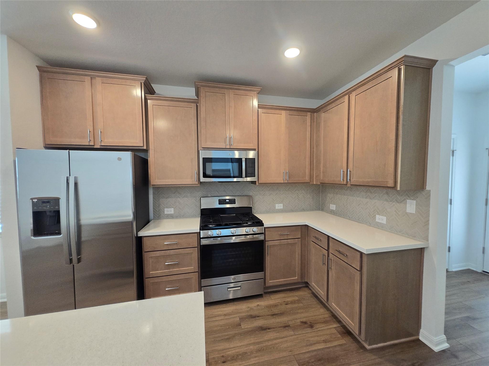 614 Emory Crossing Blvd, Hutto, TX 78634