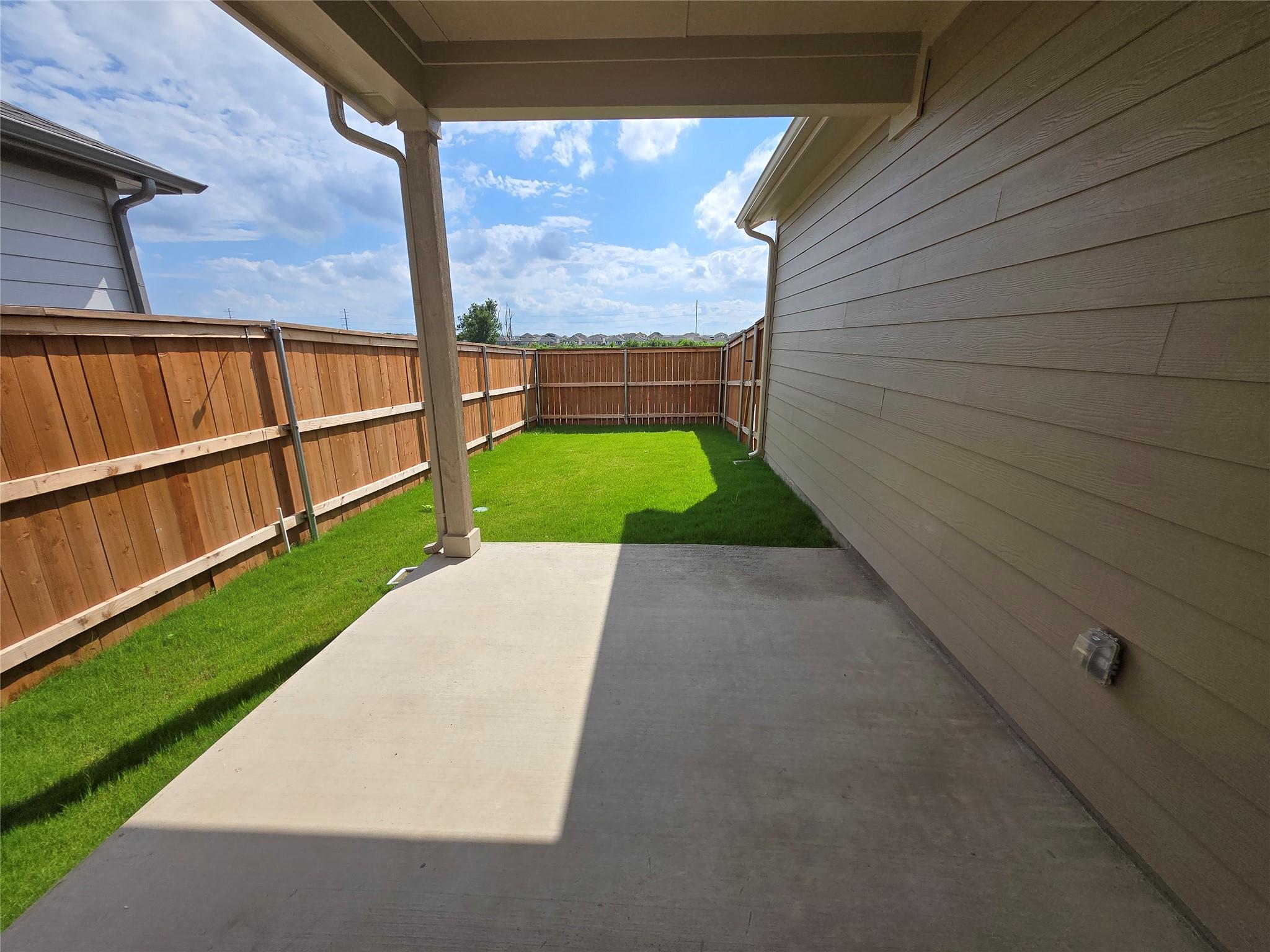 614 Emory Crossing Blvd, Hutto, TX 78634