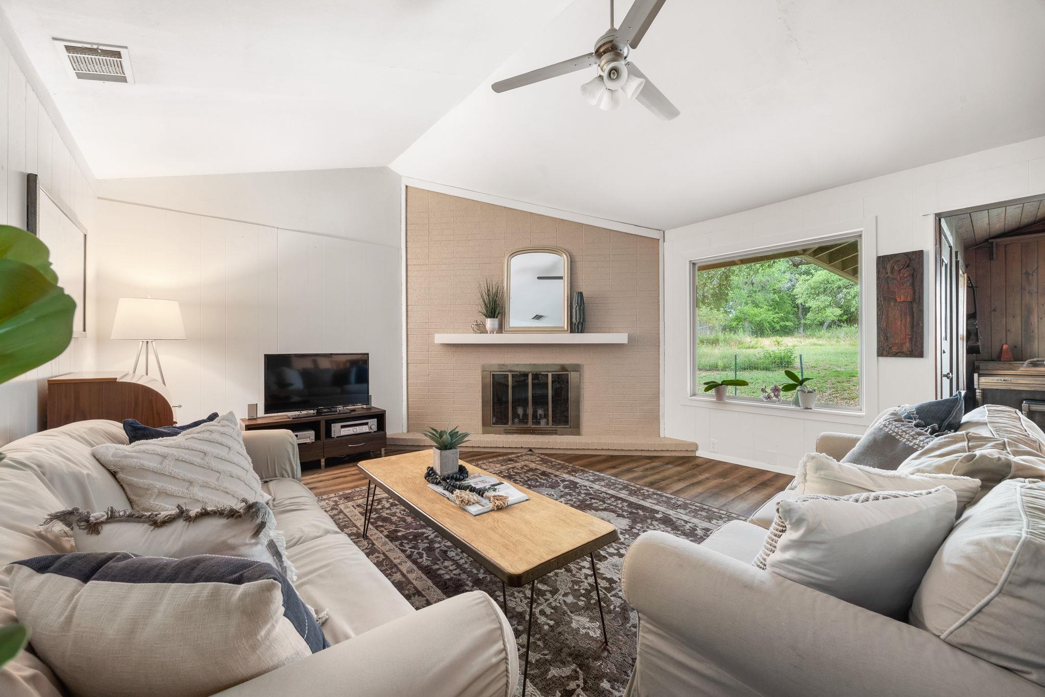 8604 Granada Hills Dr, Austin, TX 78737