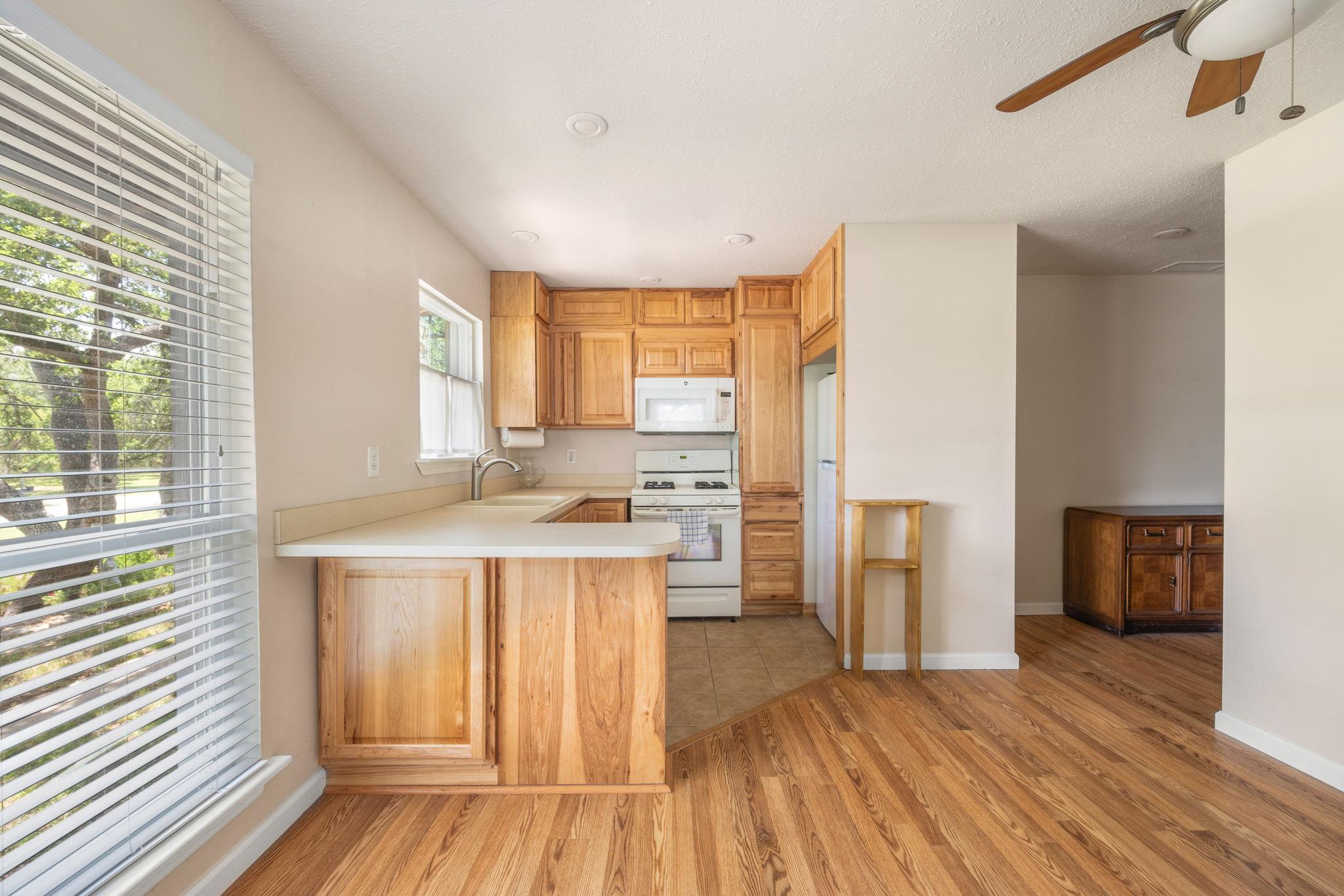 8604 Granada Hills Dr, Austin, TX 78737