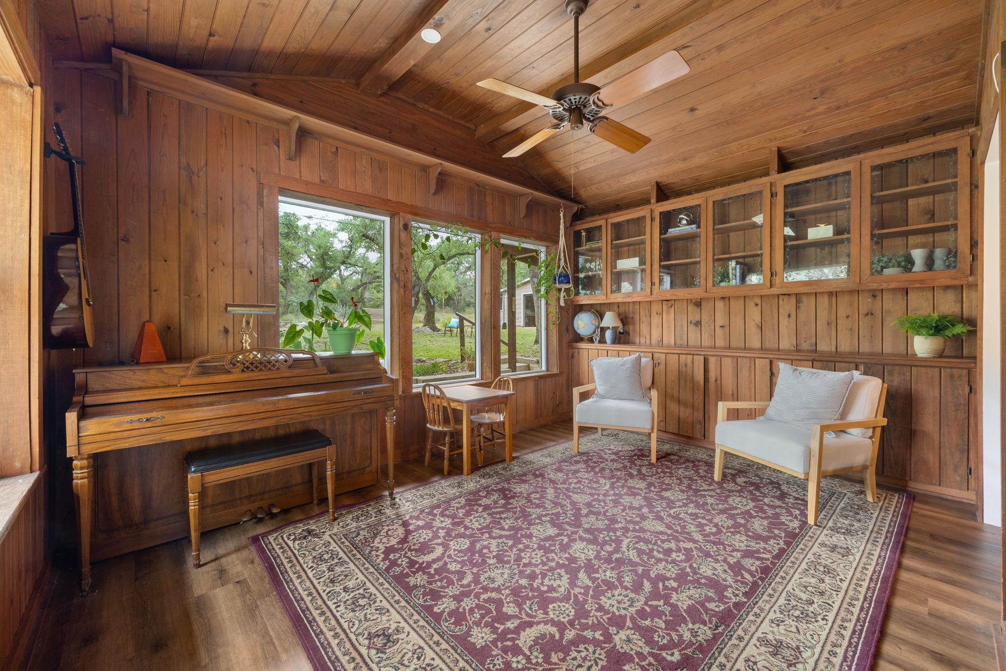 8604 Granada Hills Dr, Austin, TX 78737