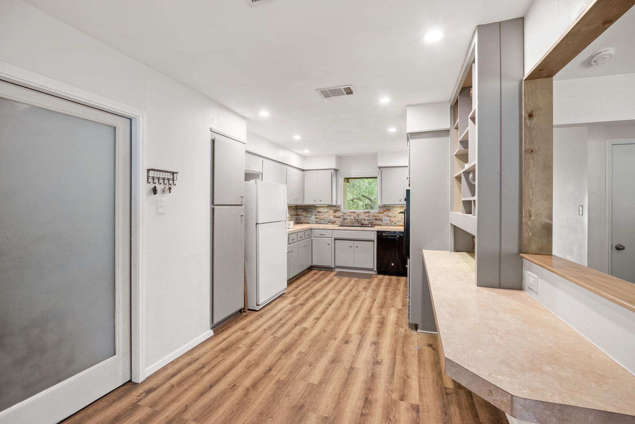 8604 Granada Hills Dr, Austin, TX 78737
